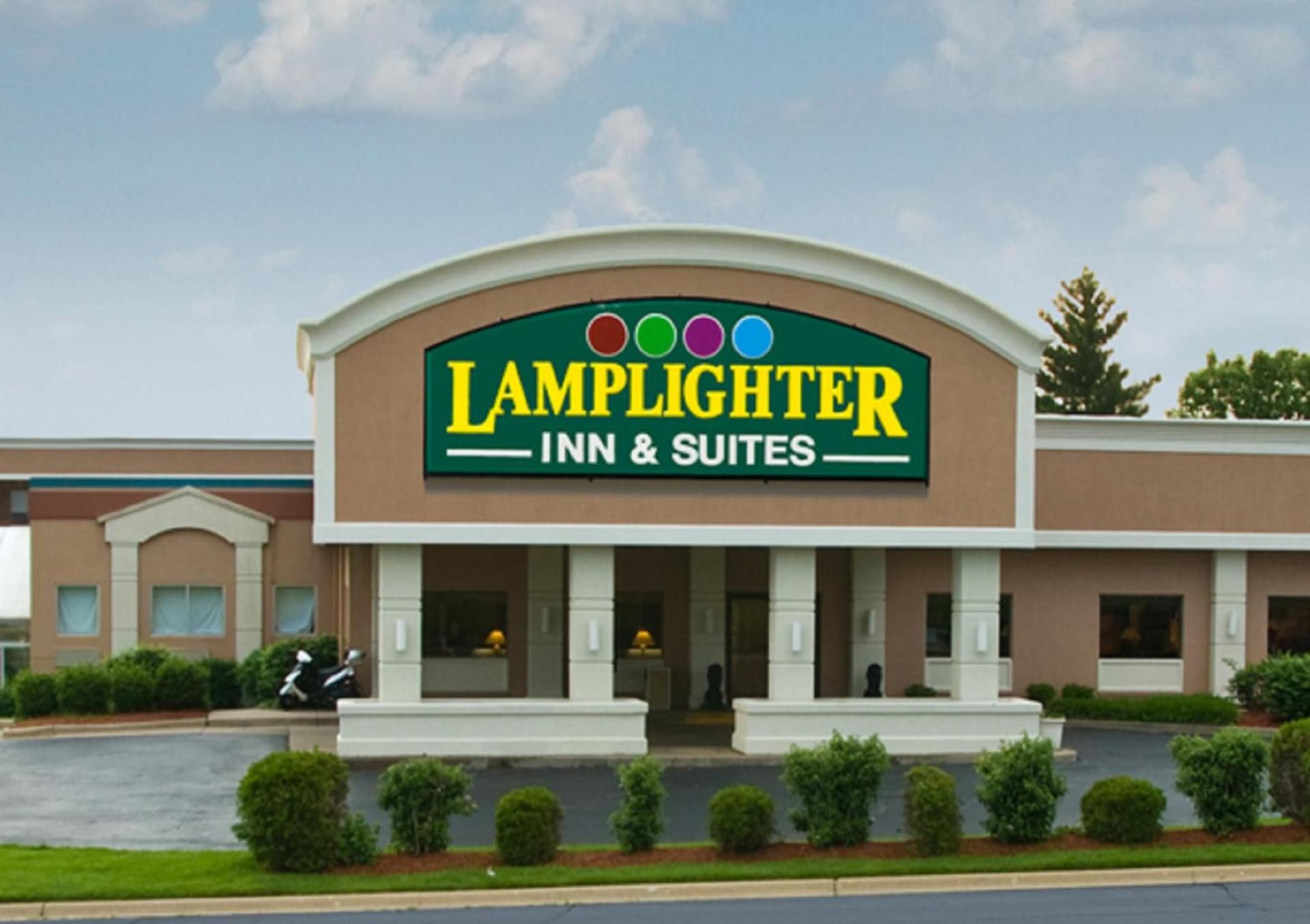 Lamplighter Inn and Suites - North featured exterior or lobby in Springfield, MO — similar hotel