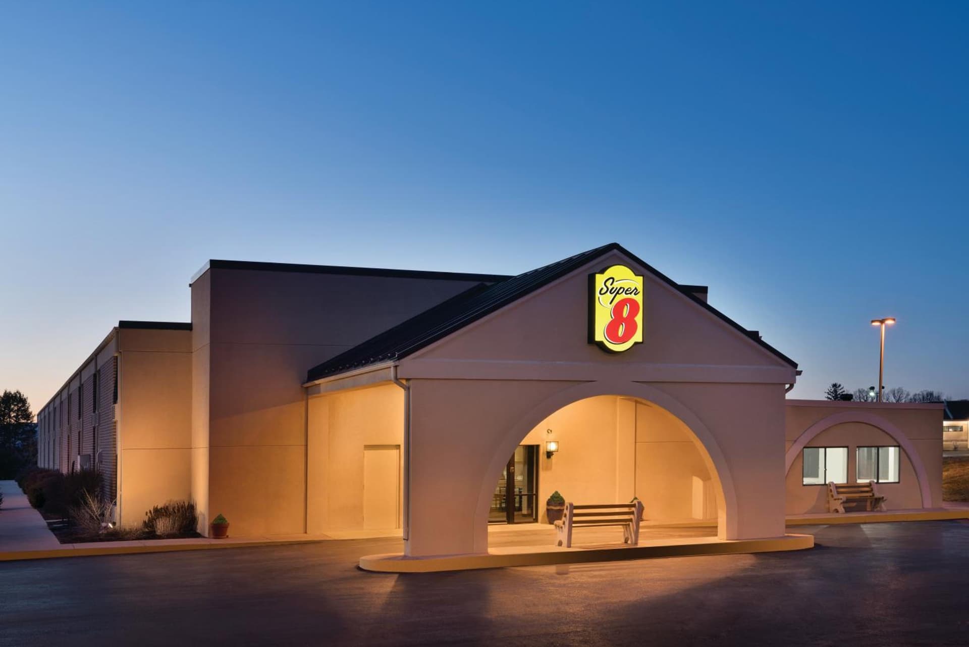 Super 8 by Wyndham Chambersburg I-81 gallery photo in Chambersburg, PA — image 8
