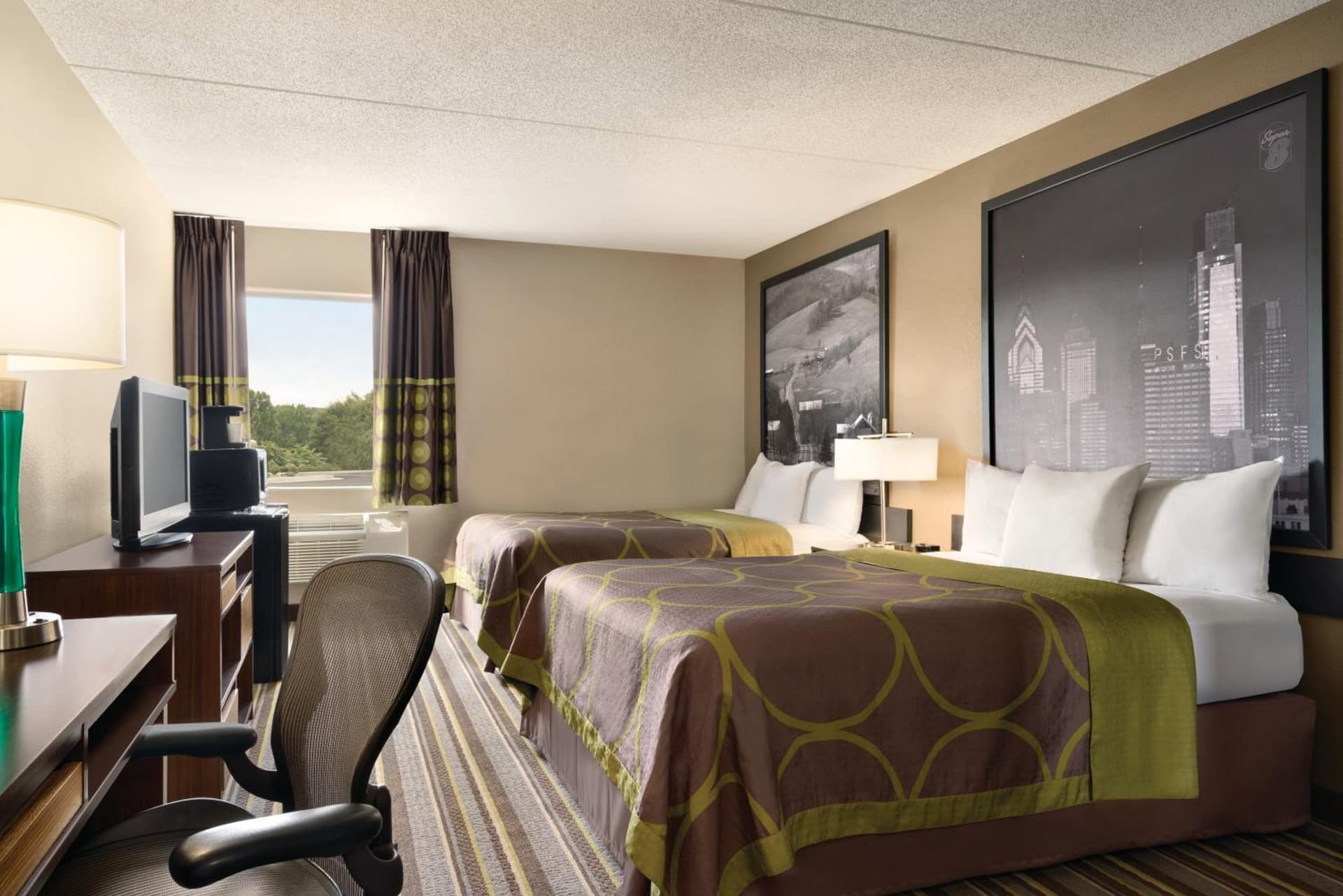 Super 8 by Wyndham Chambersburg I-81 gallery photo in Chambersburg, PA — image 9
