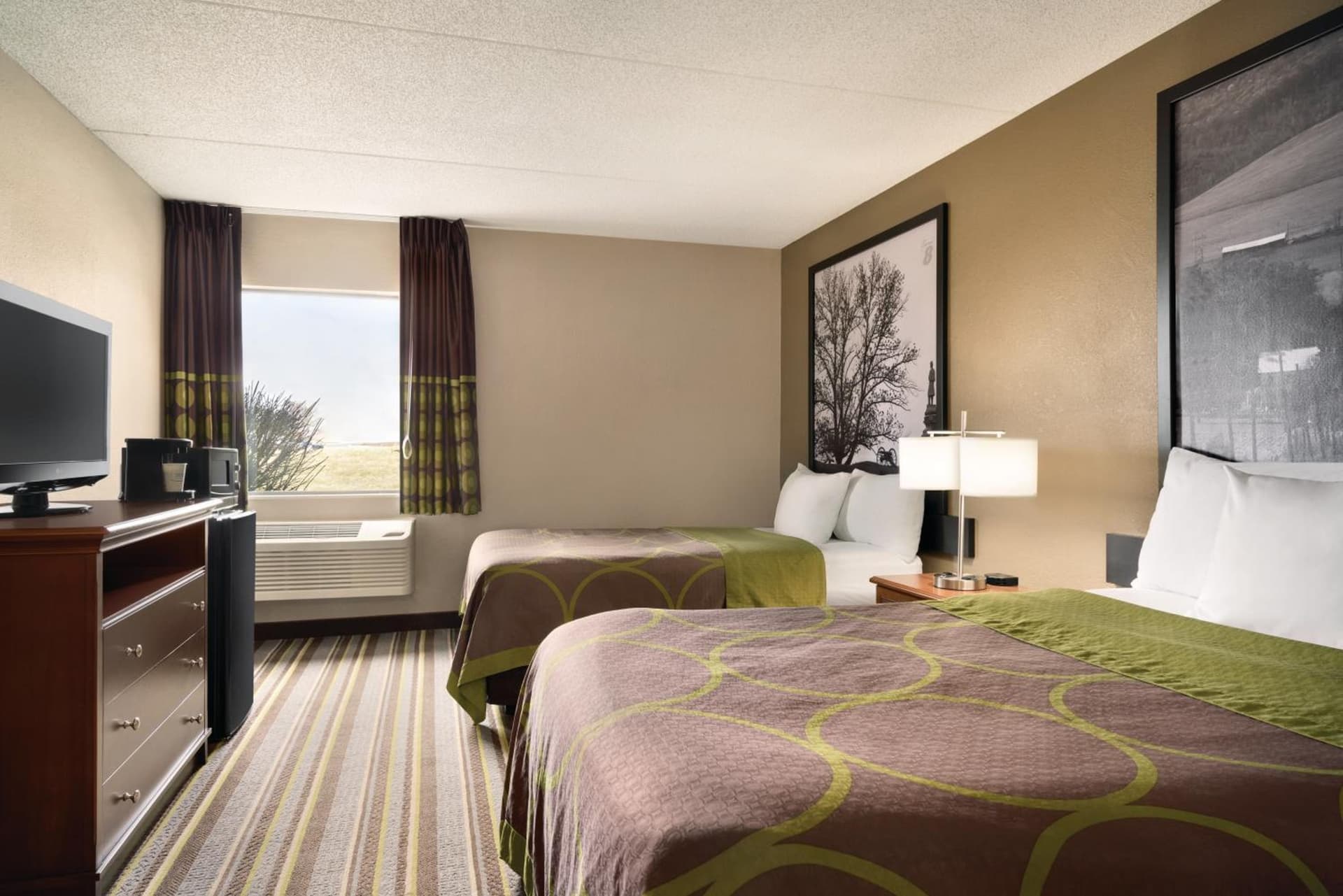 Super 8 by Wyndham Chambersburg I-81 gallery photo in Chambersburg, PA — image 21