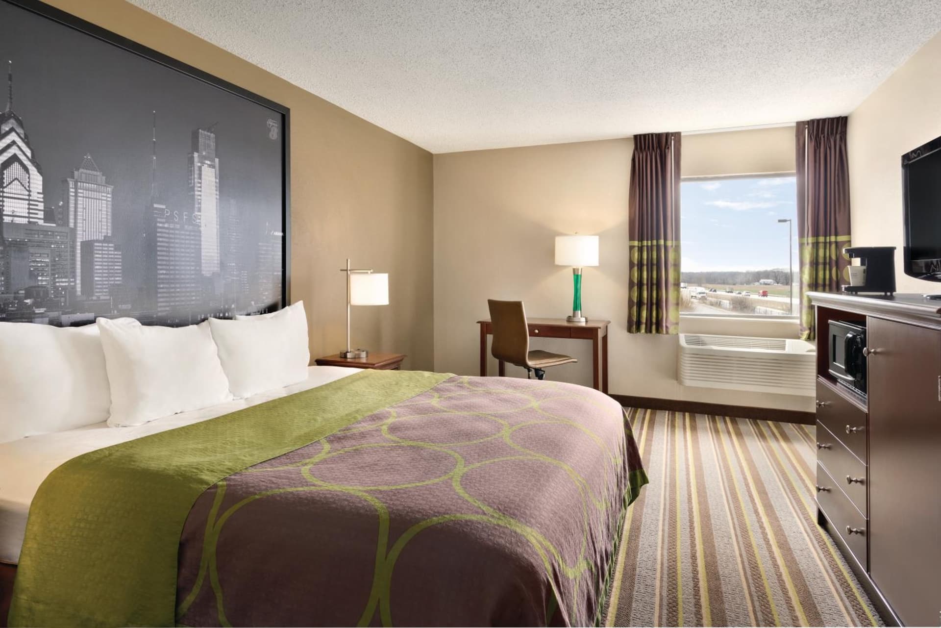 Super 8 by Wyndham Chambersburg I-81 gallery photo in Chambersburg, PA — image 19