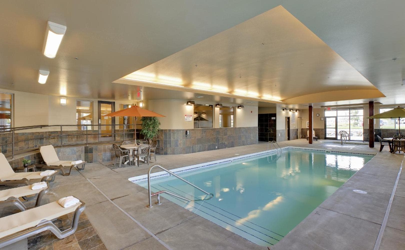 StoneCreek Lodge interior in Missoula, MT — gallery photo 2