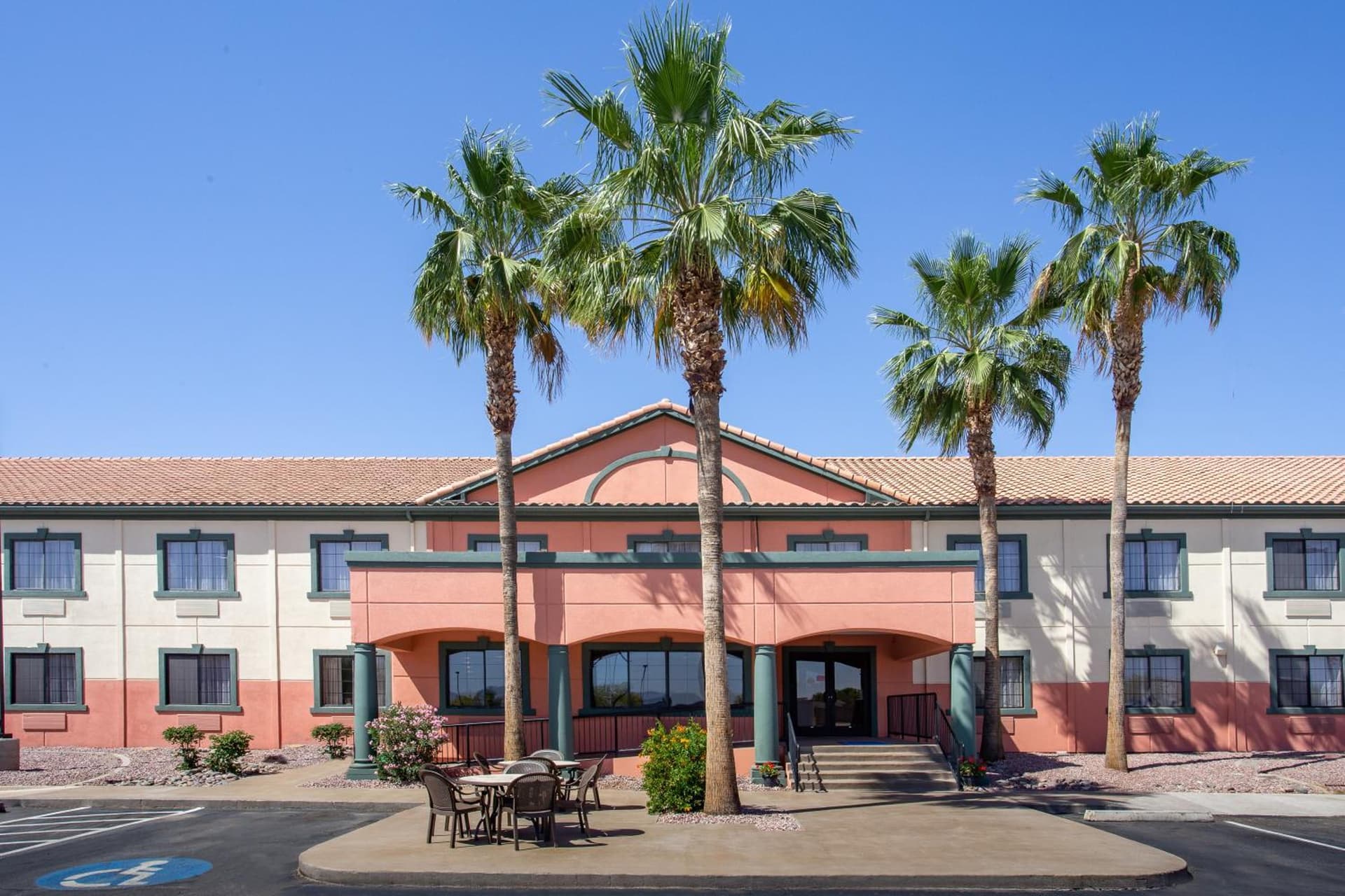 Baymont by Wyndham Phoenix I-10 near 51st Ave gallery photo in Phoenix, AZ — image 27