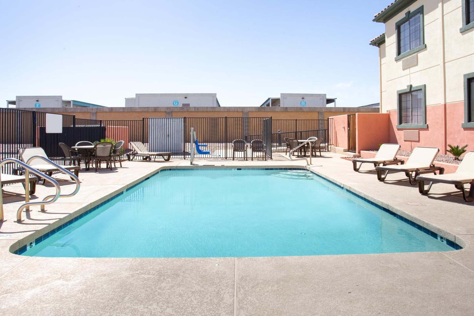 Baymont by Wyndham Phoenix I-10 near 51st Ave gallery photo in Phoenix, AZ — image 51