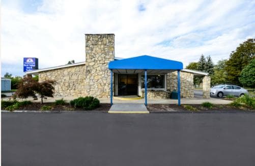Americas Best Value Inn & Suites Jackson featured exterior or lobby in Jackson, MI — similar hotel
