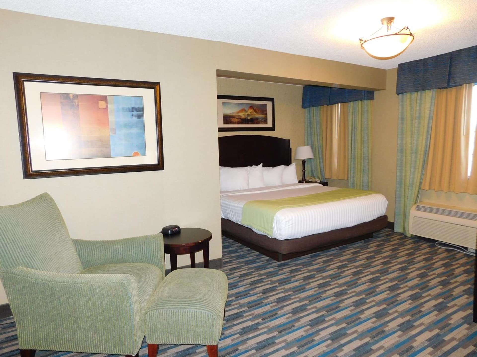 Days Inn & Suites by Wyndham Mesa Near Phoenix gallery photo in Mesa, AZ — image 16