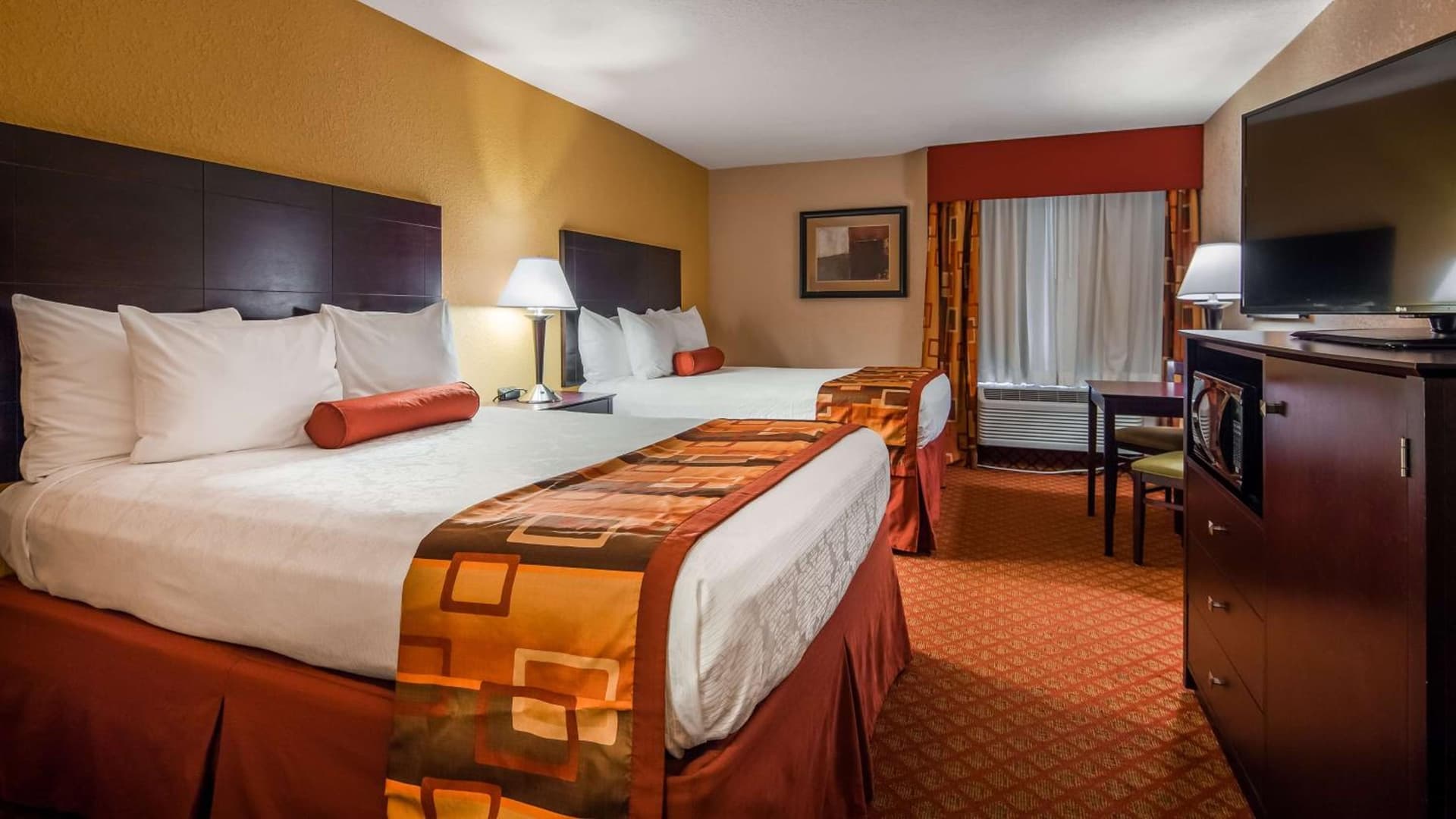Best Western Plus Parkway Hotel interior in Alton, IL — gallery photo 2