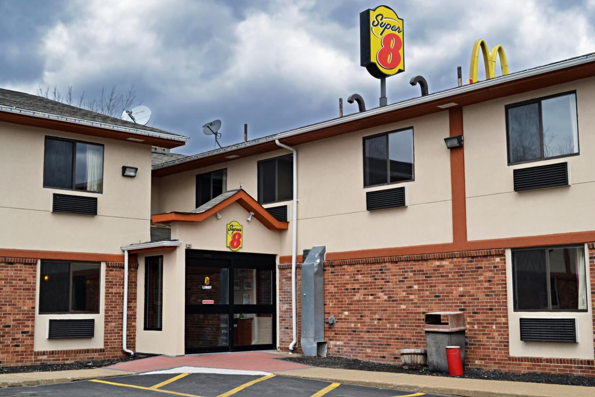 Super 8 by Wyndham Tilton/Lake Winnipesaukee gallery photo in Tilton, NH — image 21