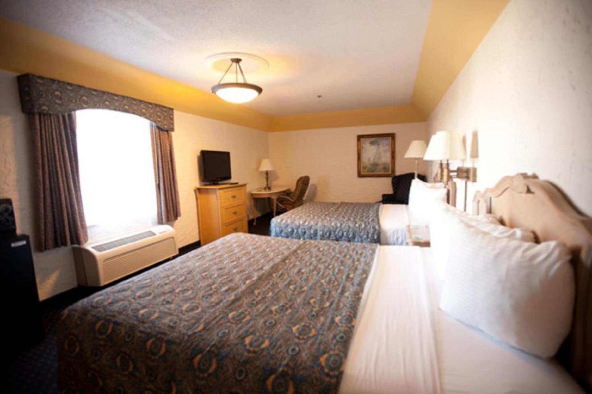 Chateau Hotel and Conference Center gallery photo in Bloomington, IL — image 41