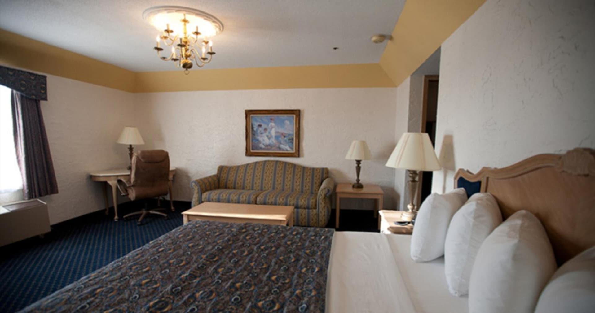 Chateau Hotel and Conference Center gallery photo in Bloomington, IL — image 35