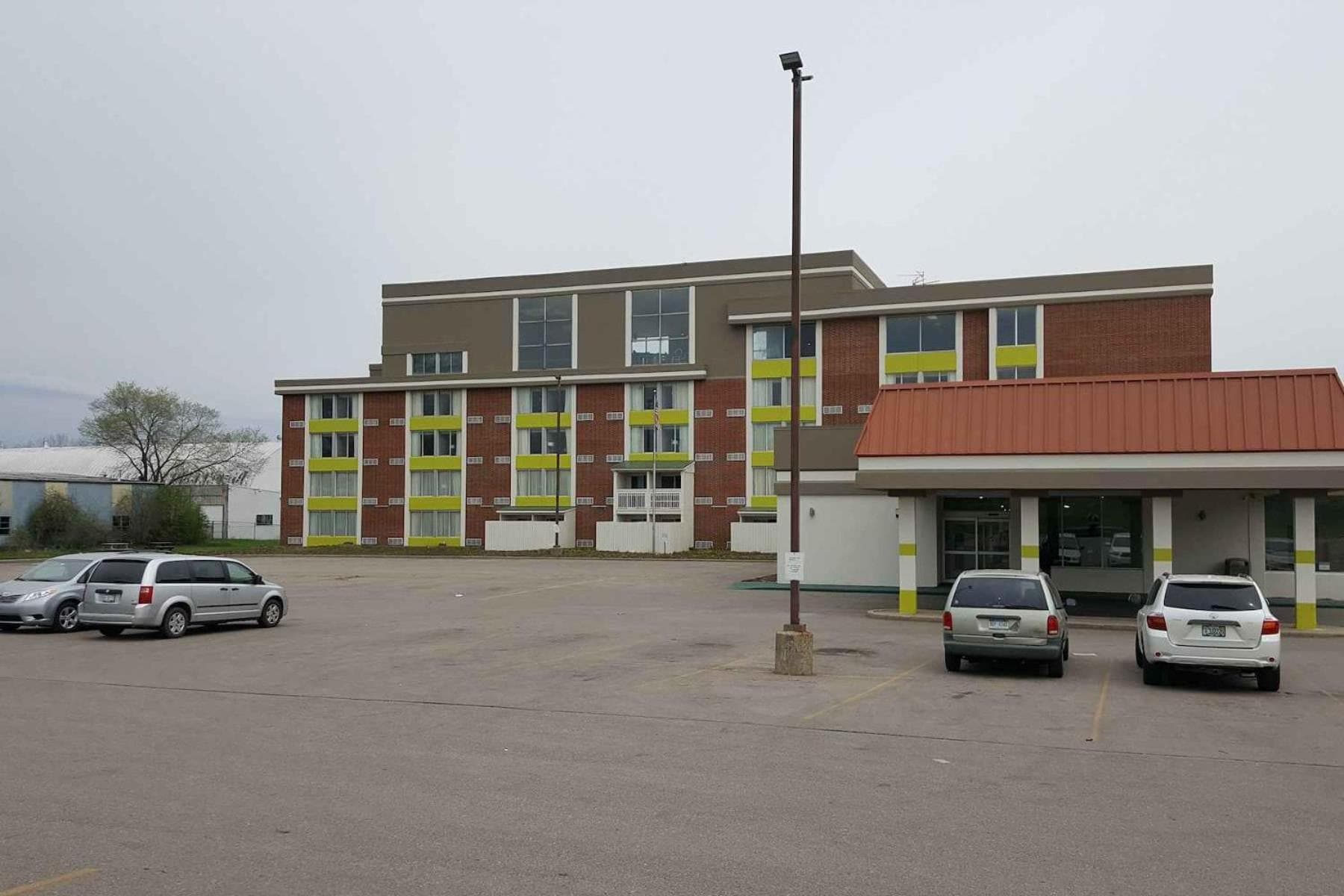 Days Inn & Suites by Wyndham Grand Rapids Near Downtown gallery photo in Grand Rapids, MI — image 5
