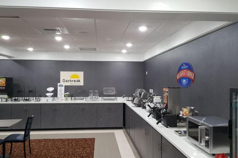 Days Inn & Suites by Wyndham Grand Rapids Near Downtown gallery photo in Grand Rapids, MI — image 10