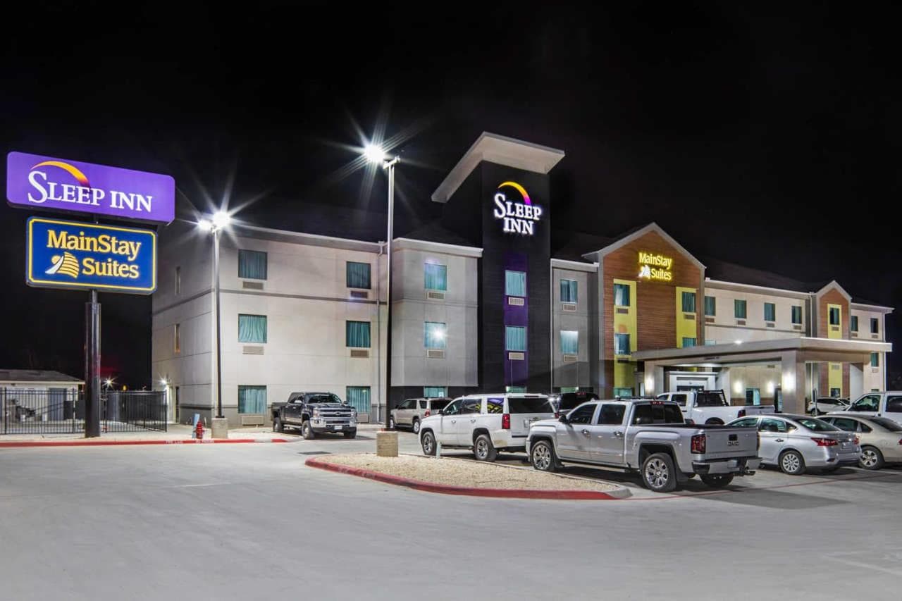 MainStay Suites Big Spring North I-20 interior in Big Spring, TX — gallery photo 2