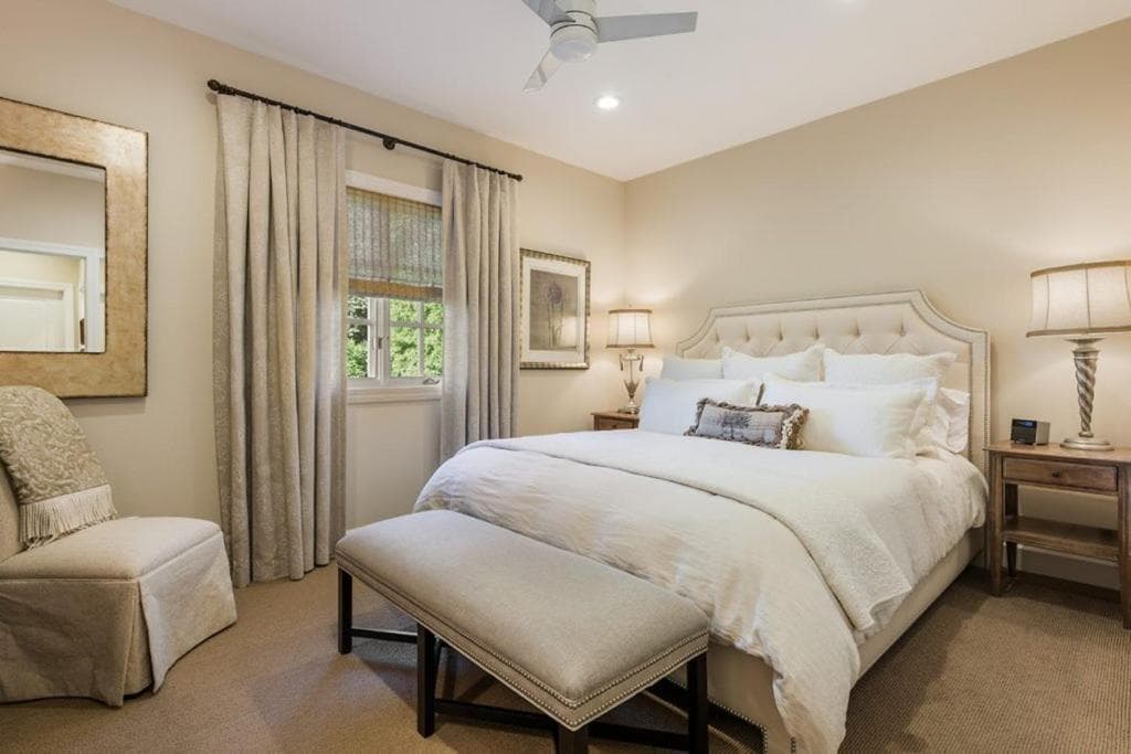 Seal Cove Inn interior in Half Moon Bay, CA — gallery photo 2
