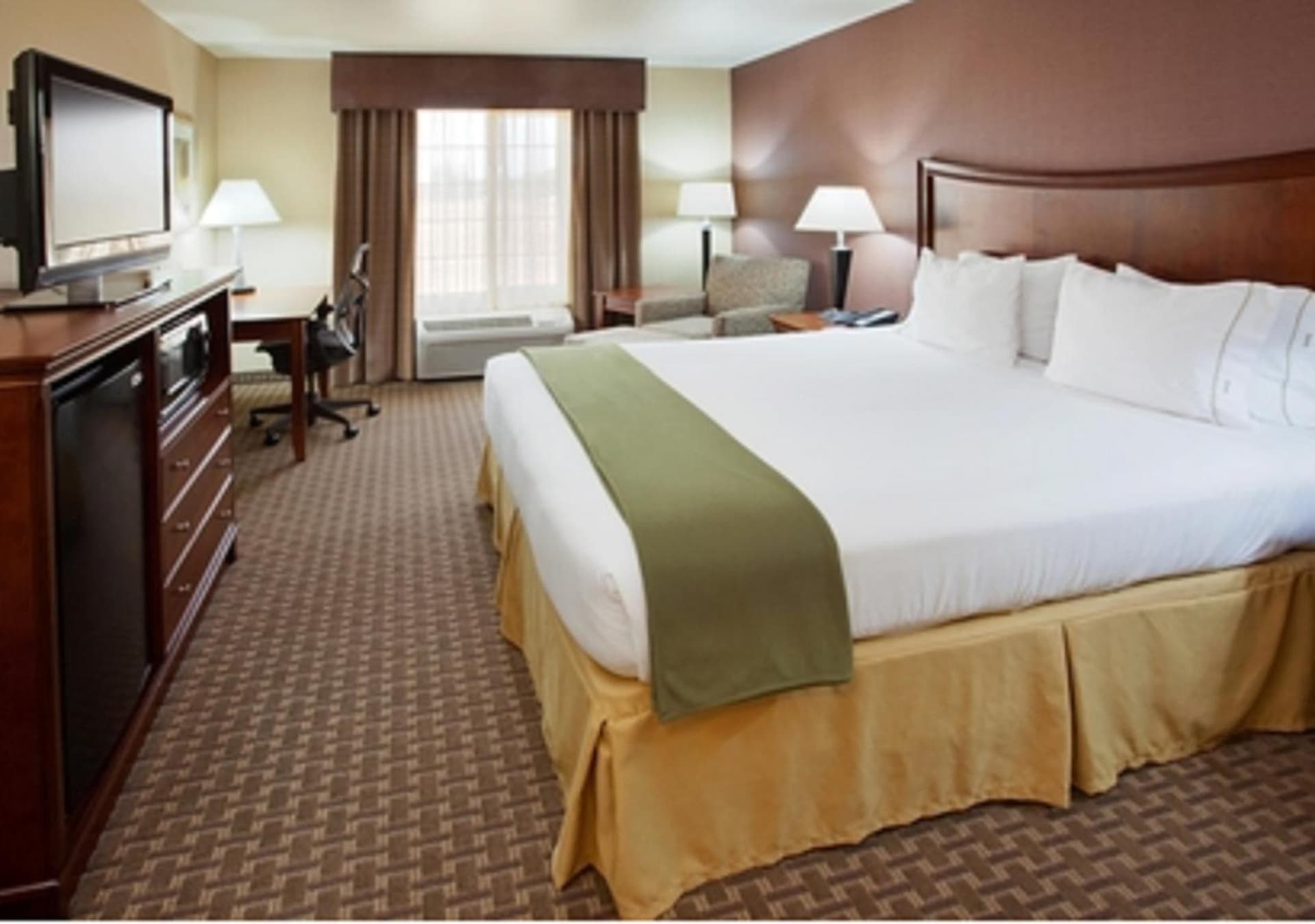 Holiday Inn Express Hotel & Suites Willows by IHG property views in Willows, CA — gallery photo 3