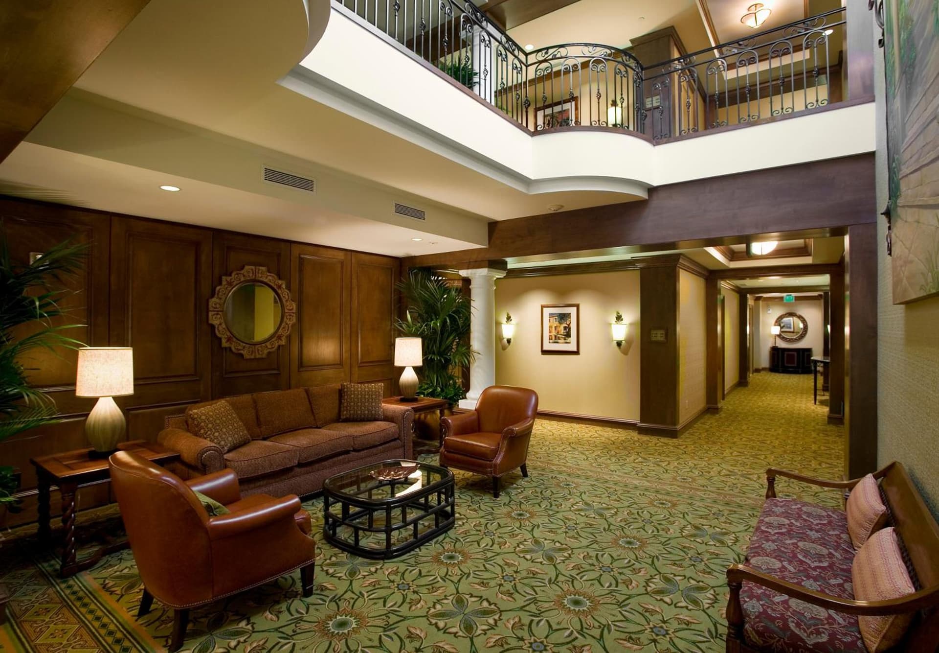 Harbor View Inn interior in Santa Barbara, CA — gallery photo 2