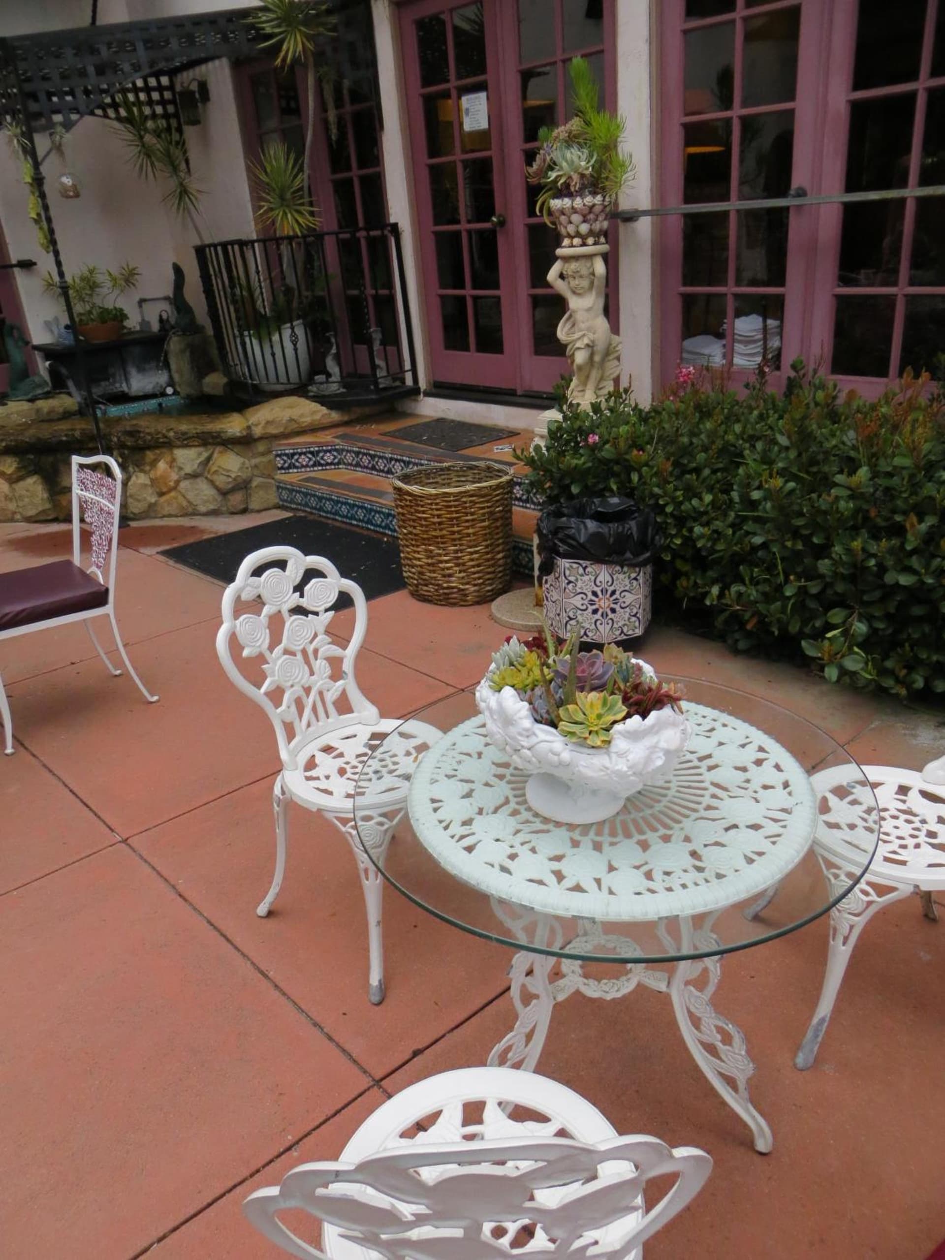Villa Rosa Inn gallery photo in Santa Barbara, CA — image 129