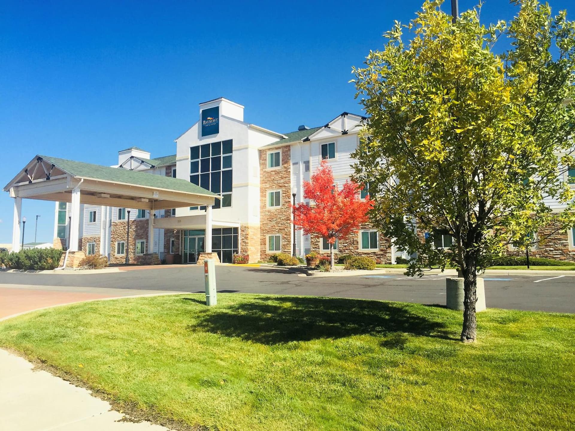 Baymont by Wyndham Sheridan interior in Sheridan, WY — gallery photo 2