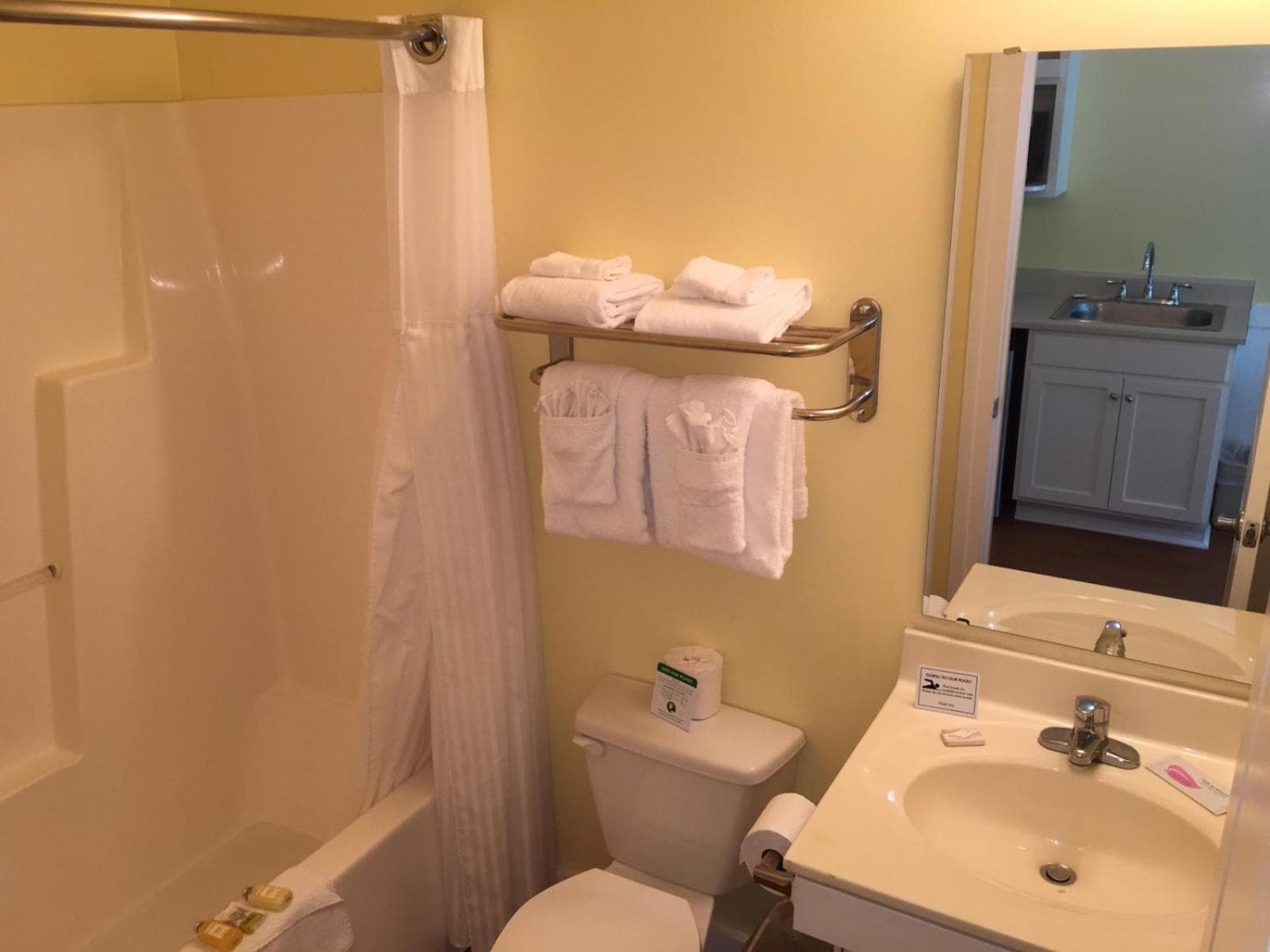 Topsail Shores Inn gallery photo in Sneads Ferry, NC — image 4