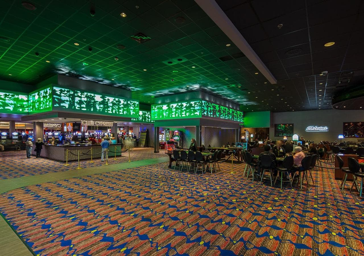 Cypress Bayou Casino Hotel interior in Franklin, LA — gallery photo 2