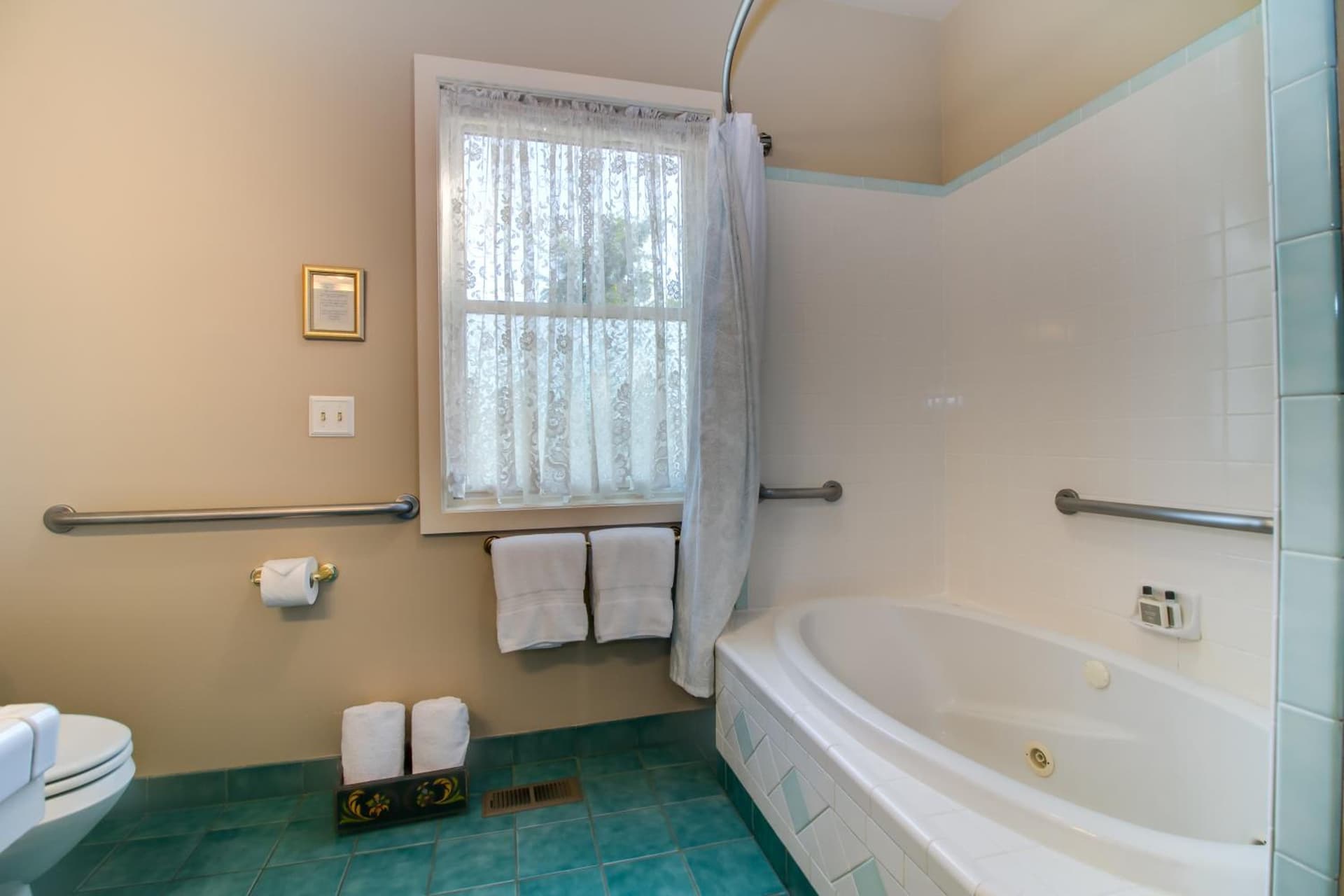 Winchester Inn gallery photo in Ashland, OR — image 126