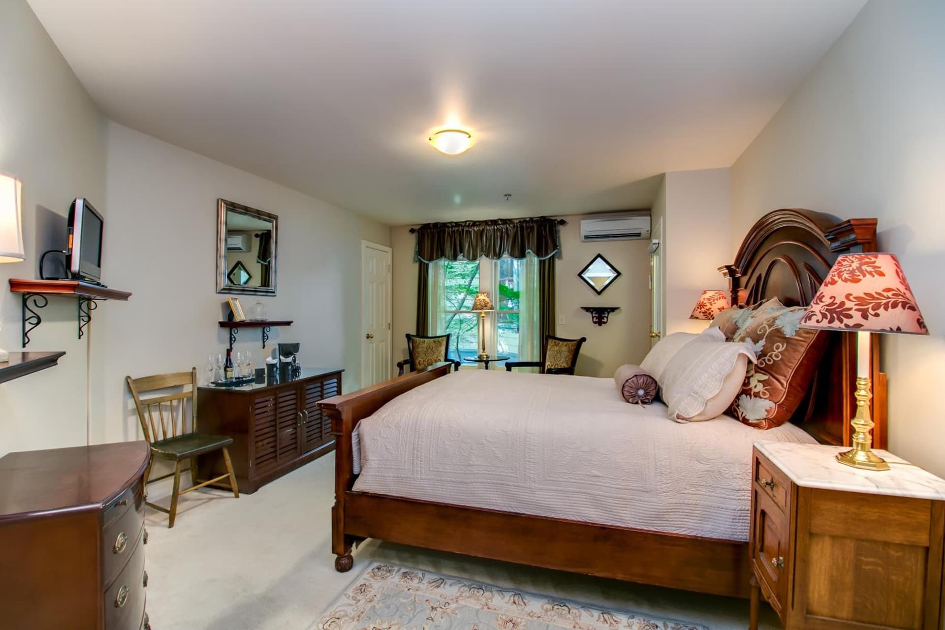 Winchester Inn gallery photo in Ashland, OR — image 97