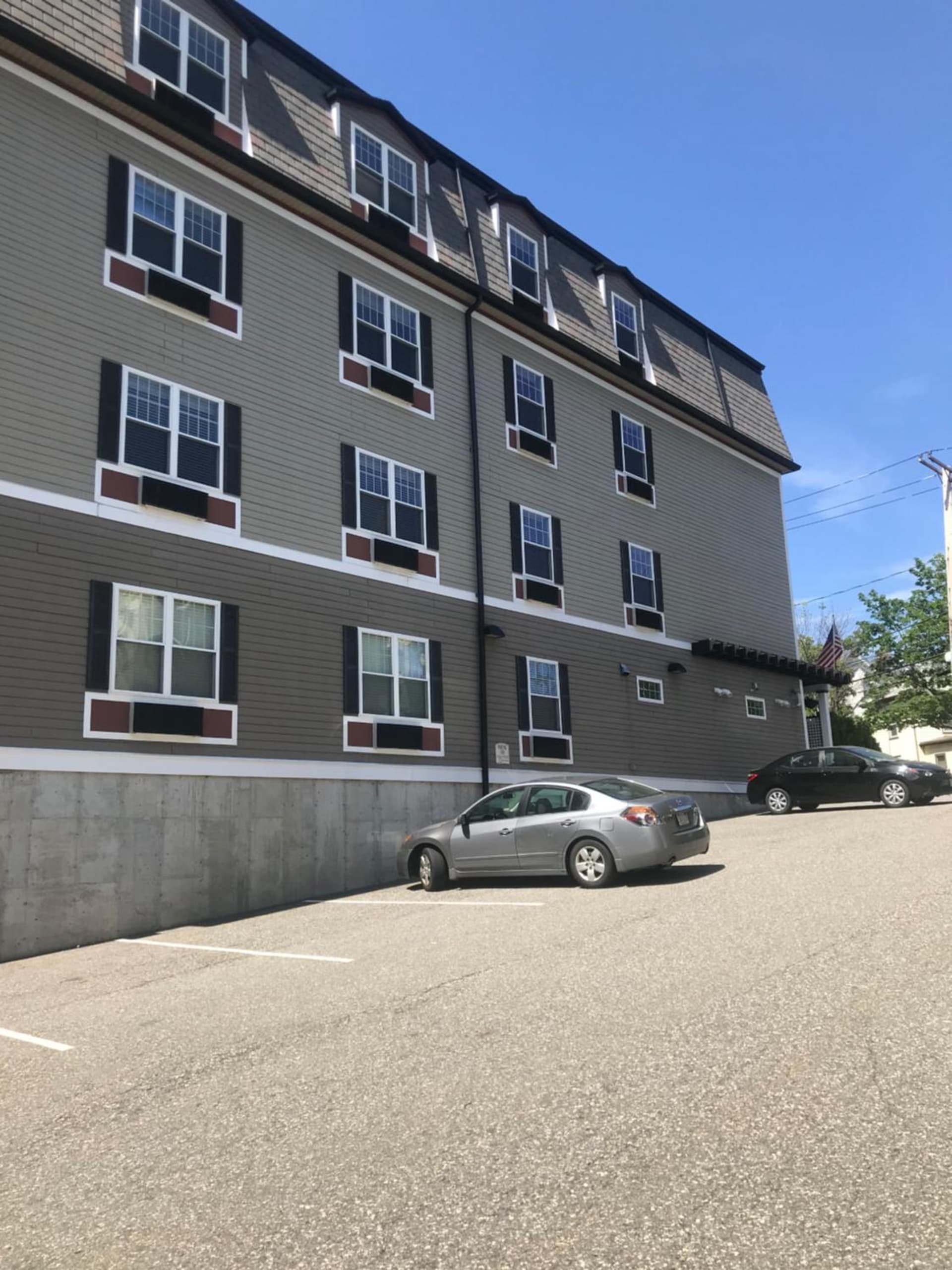 Crescent Suites Hotel gallery photo in Waltham, MA — image 44