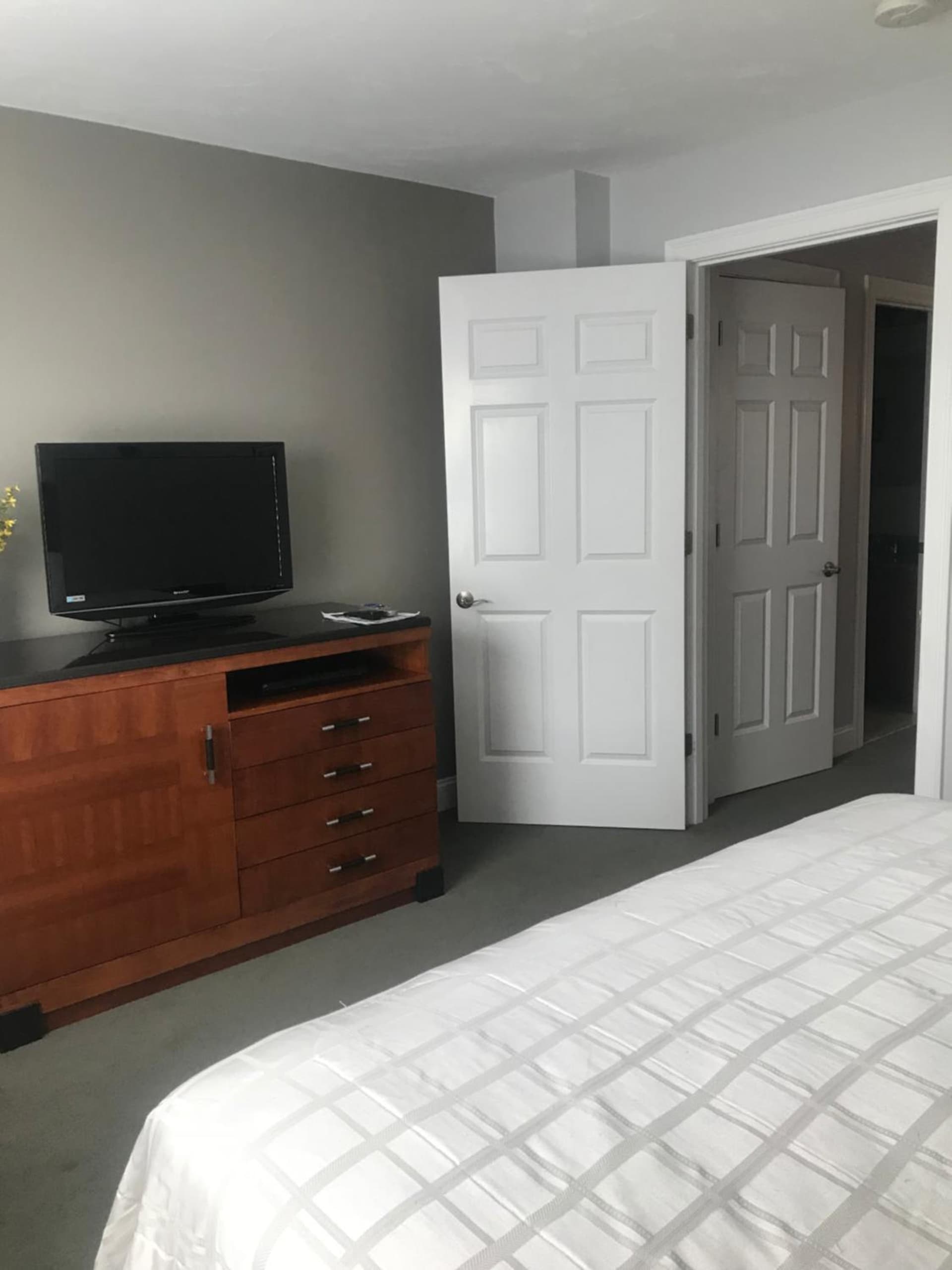 Crescent Suites Hotel gallery photo in Waltham, MA — image 15