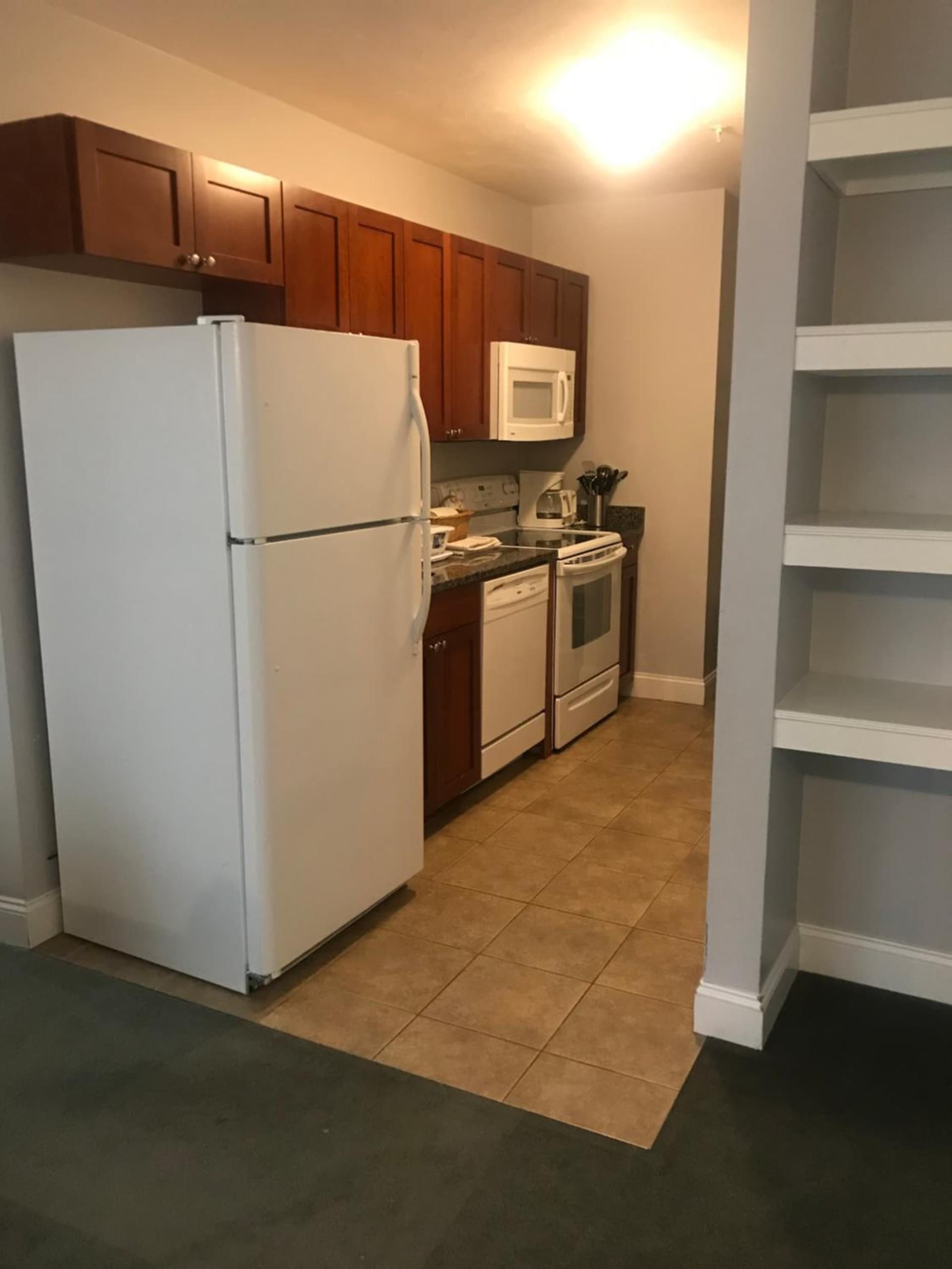 Crescent Suites Hotel gallery photo in Waltham, MA — image 24