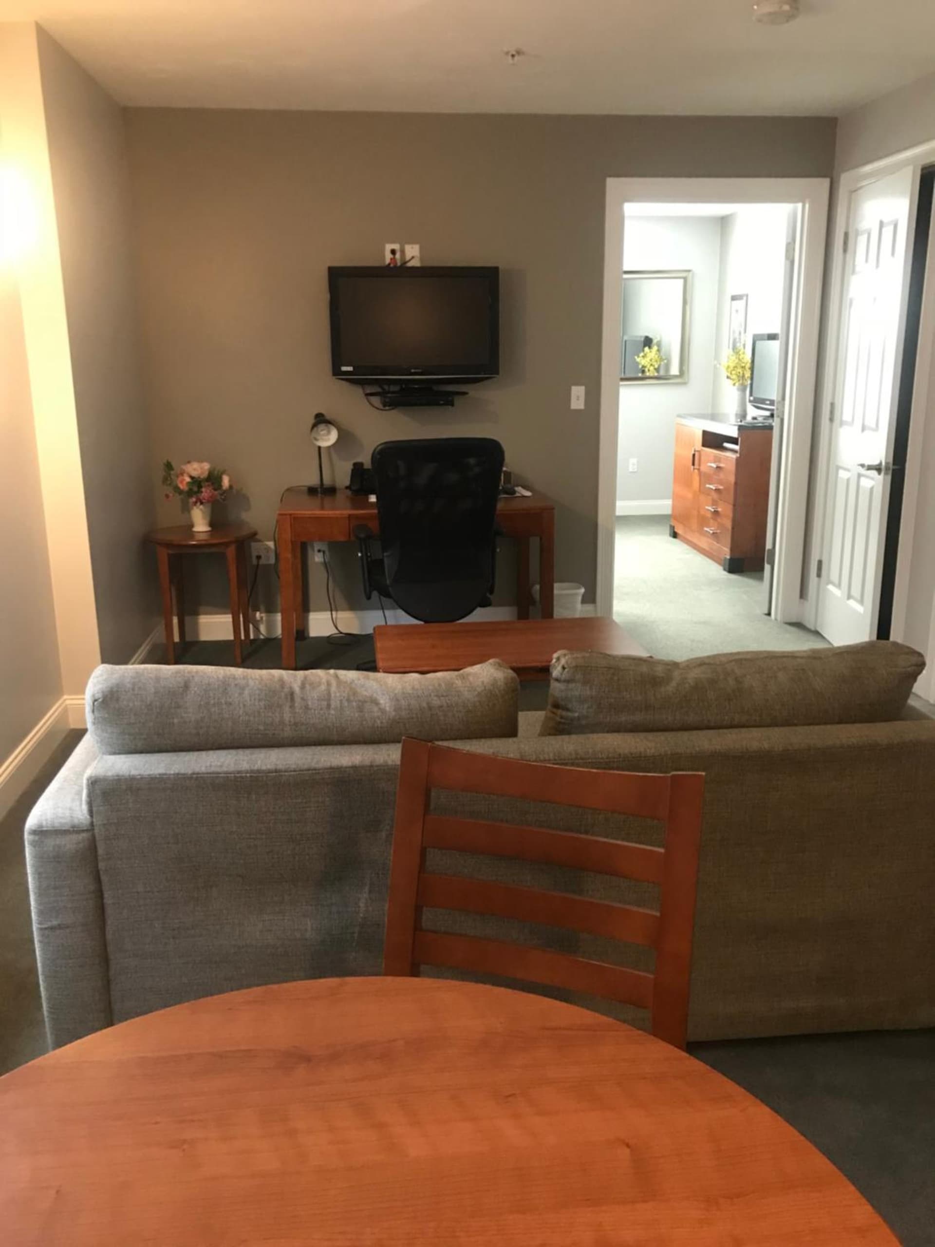 Crescent Suites Hotel gallery photo in Waltham, MA — image 42