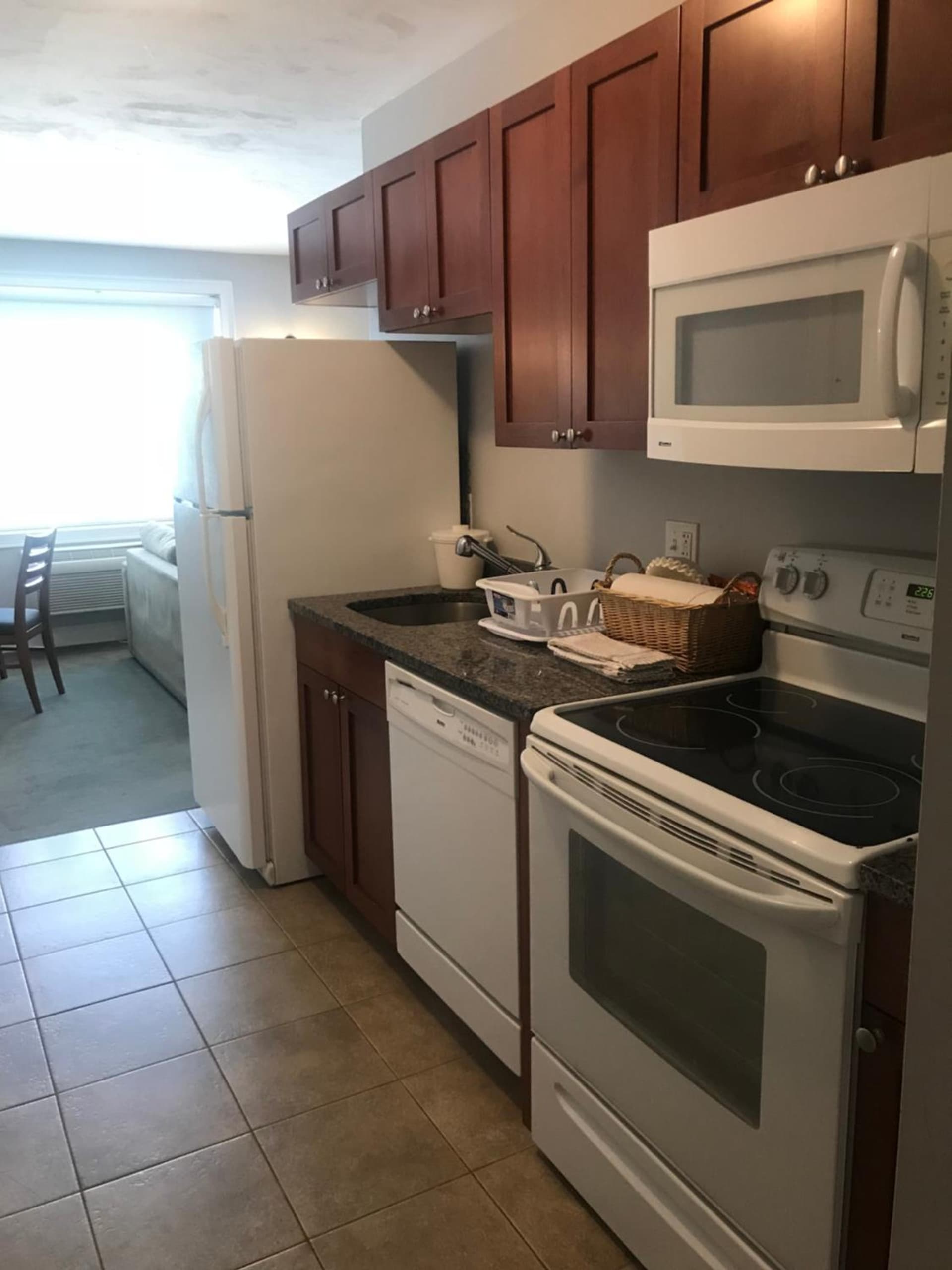 Crescent Suites Hotel gallery photo in Waltham, MA — image 46