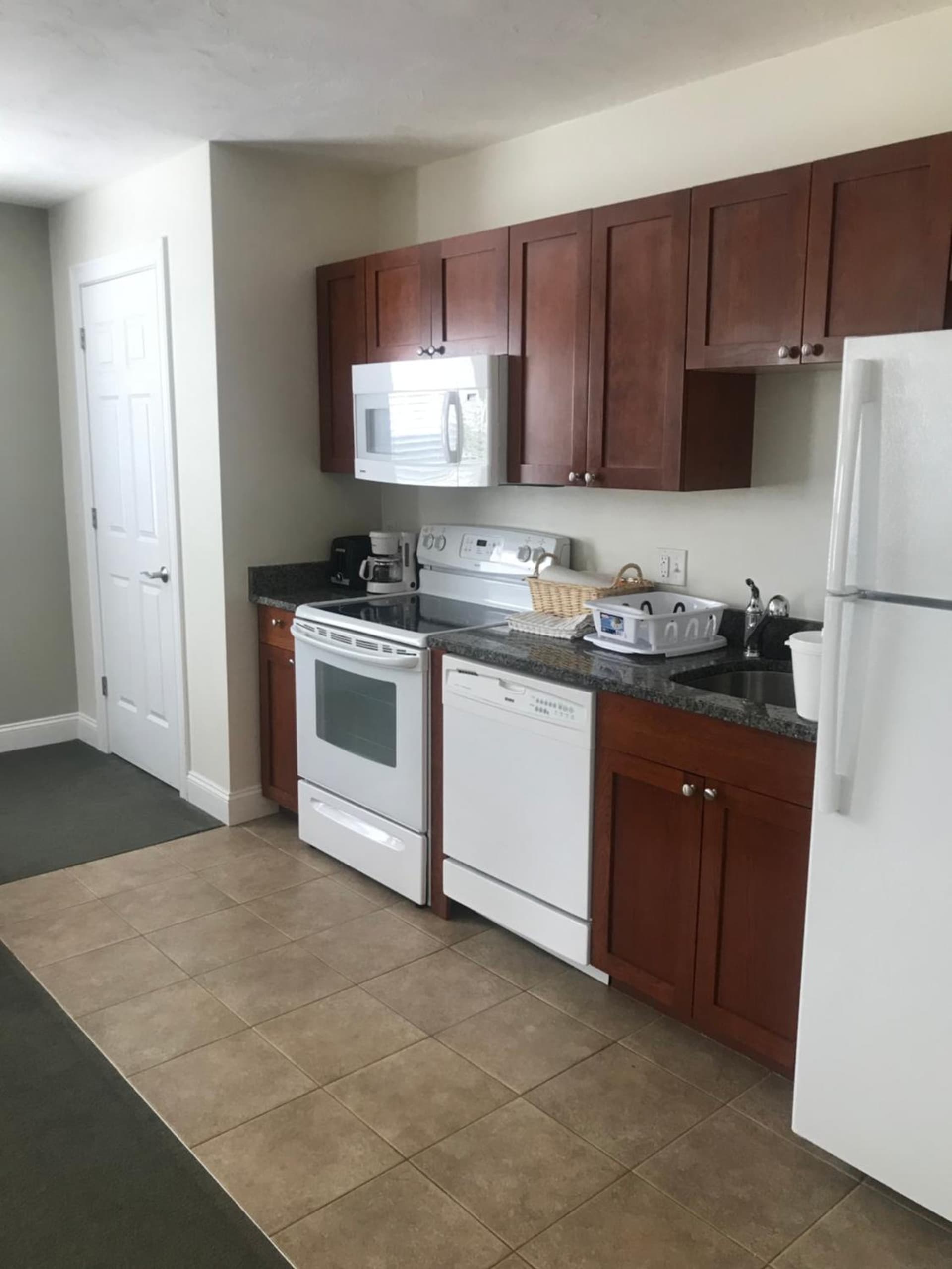 Crescent Suites Hotel gallery photo in Waltham, MA — image 6
