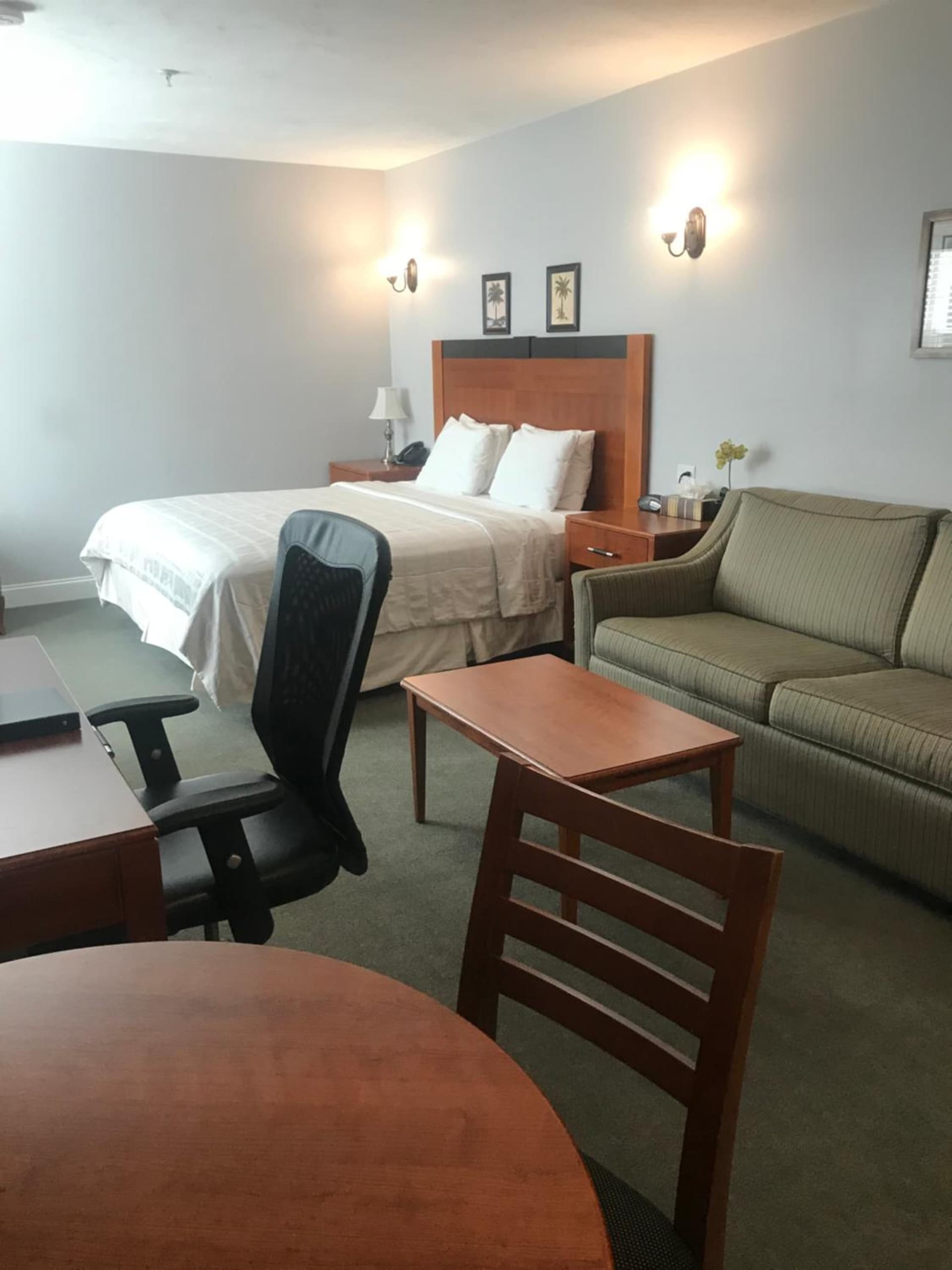 Crescent Suites Hotel gallery photo in Waltham, MA — image 22