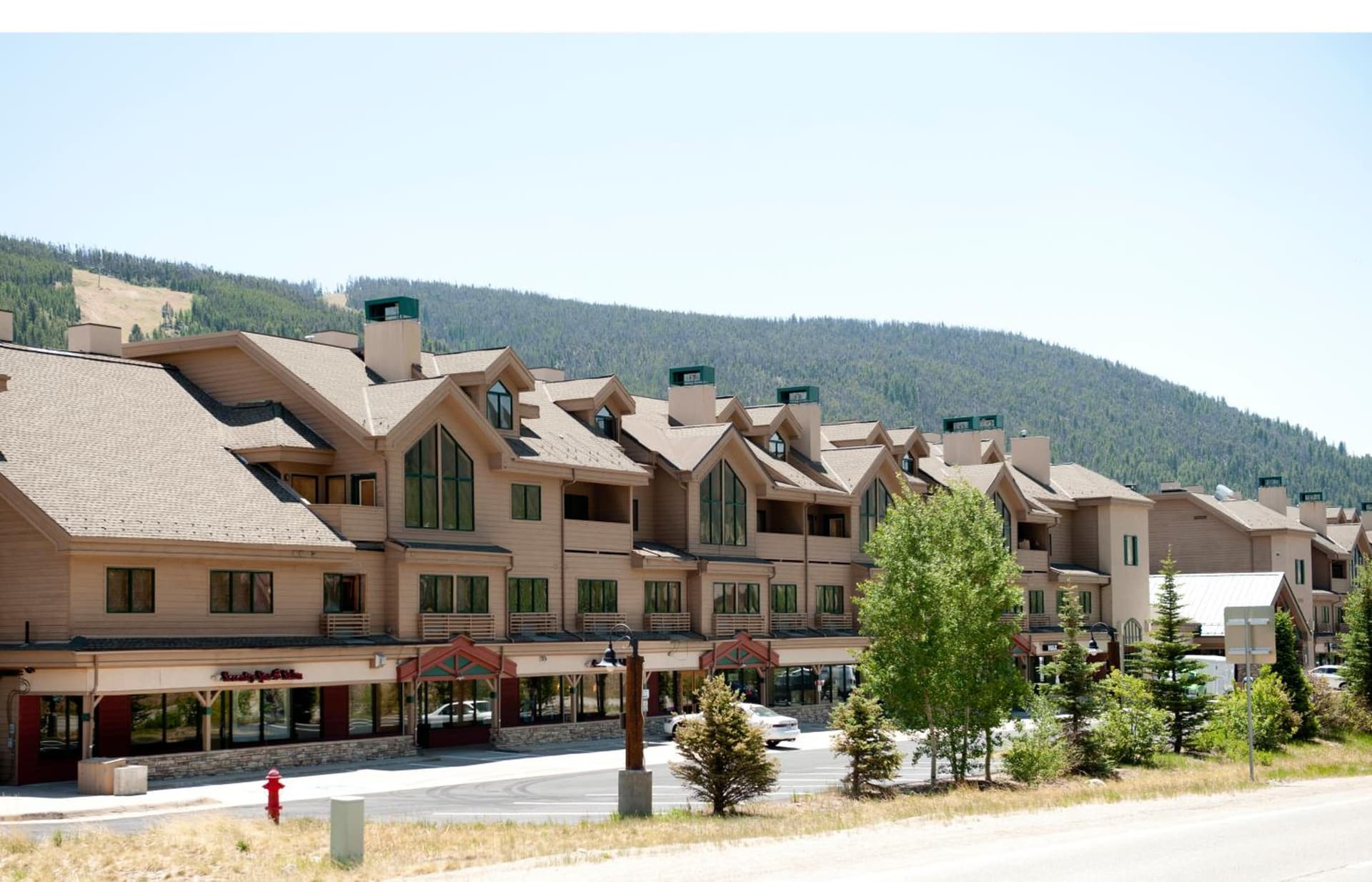 Gateway Mountain Lodge, A Vail Resorts Property property views in Keystone, CO — gallery photo 3