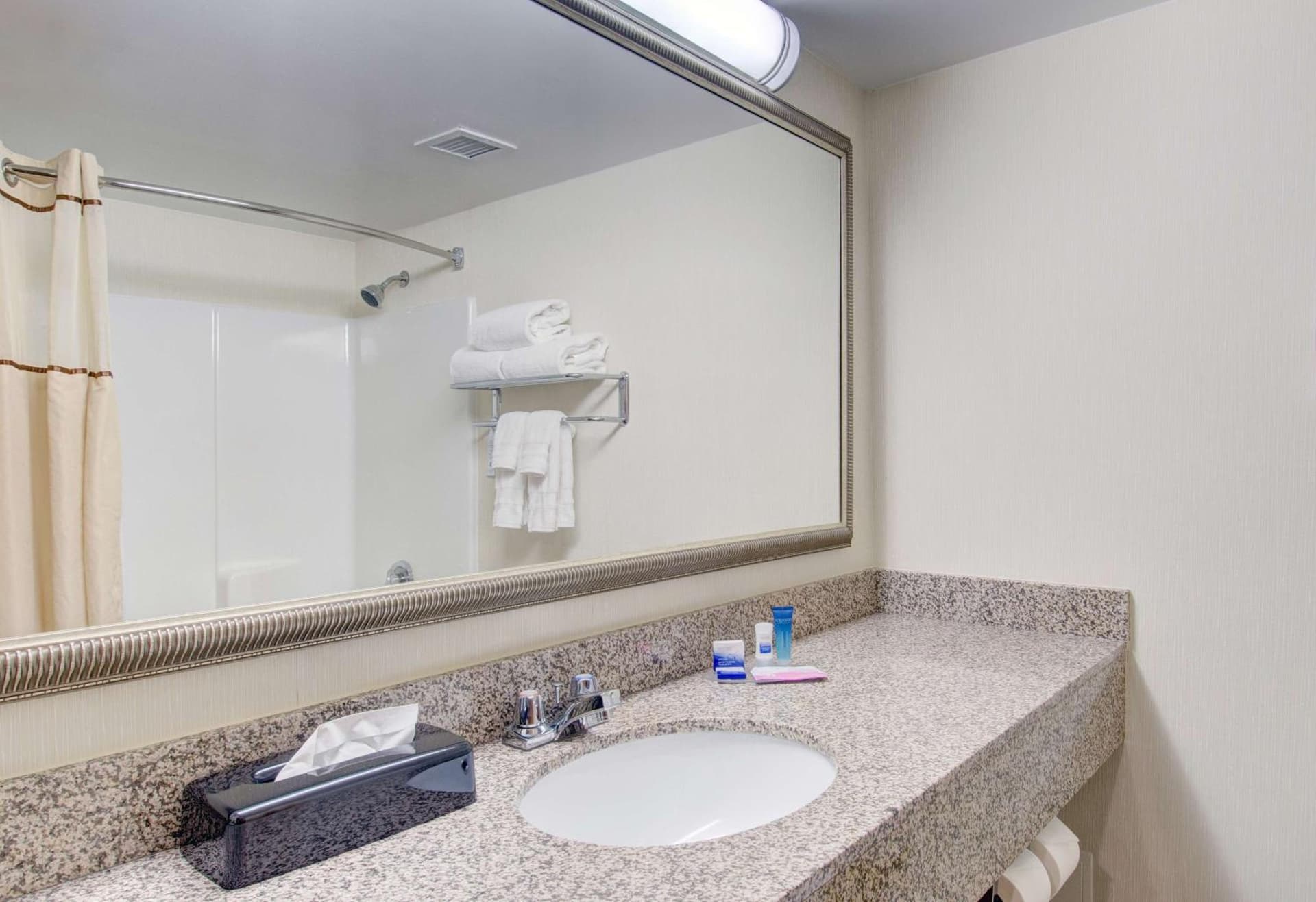 Best Western Royal Plaza Hotel and Trade Center gallery photo in Marlborough, MA — image 49