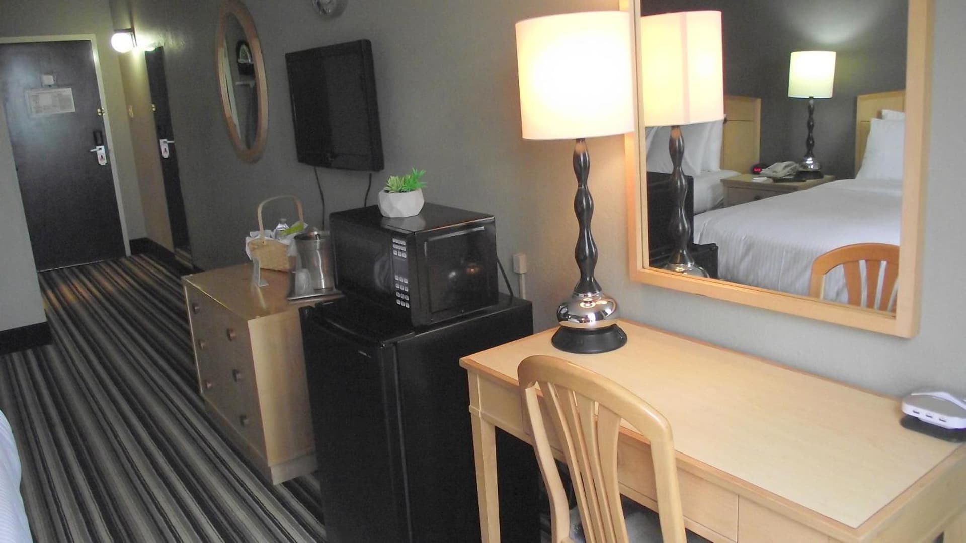 Travelodge by Wyndham Memphis Airport/Graceland interior in Memphis, TN — gallery photo 2