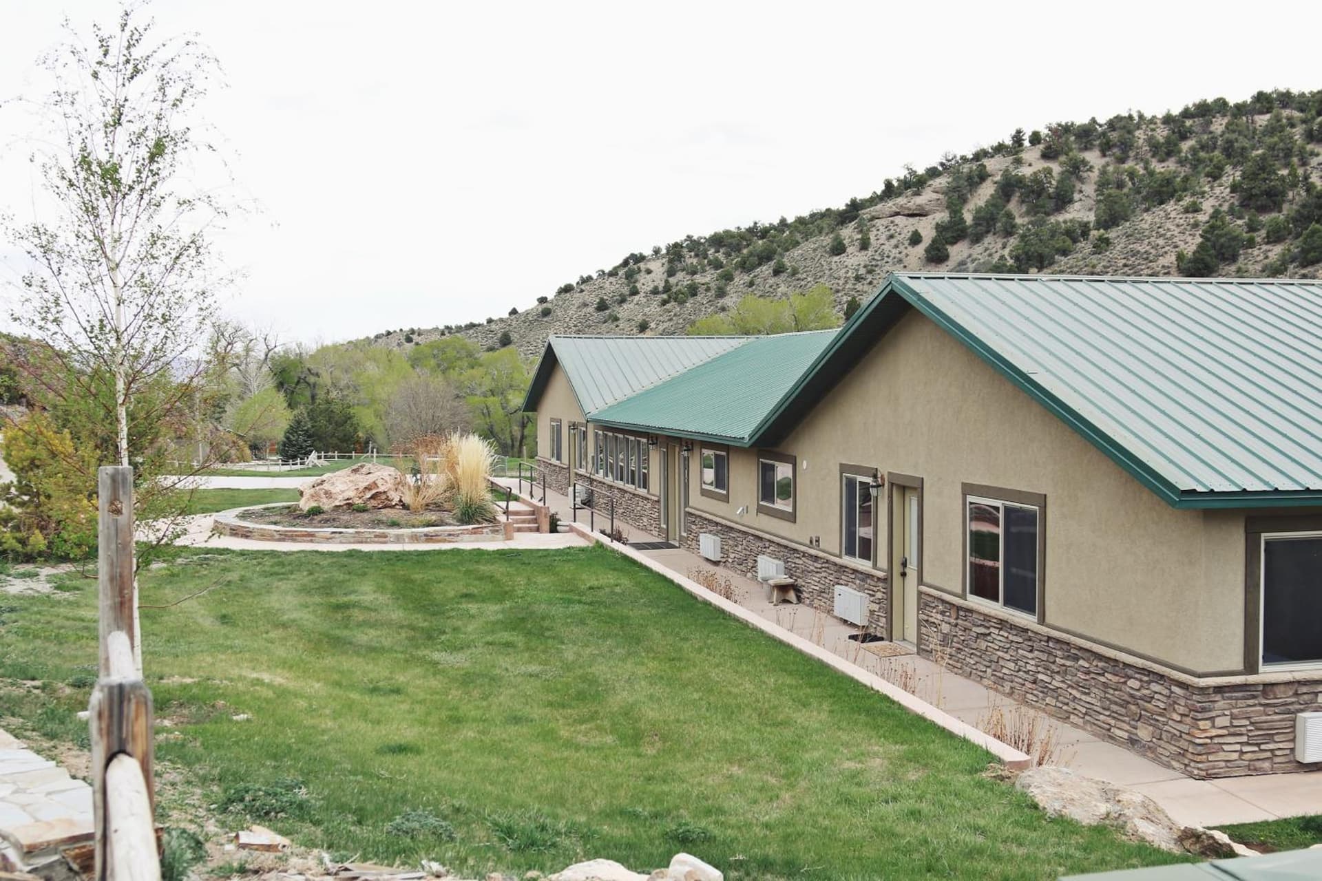 Hidden Canyon Retreat featured exterior or lobby in Baker, NV — similar hotel
