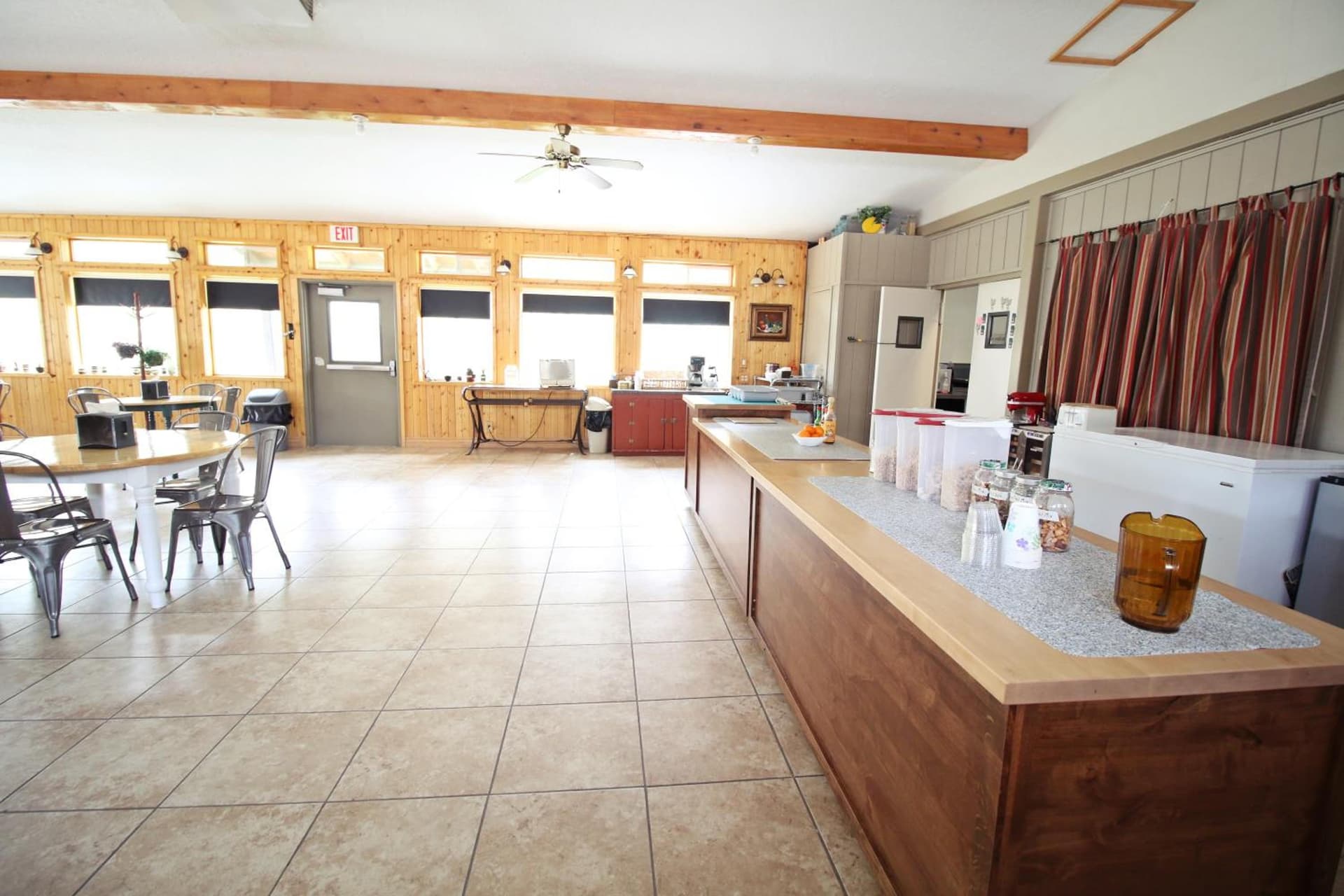 Hidden Canyon Retreat property views in Baker, NV — gallery photo 3