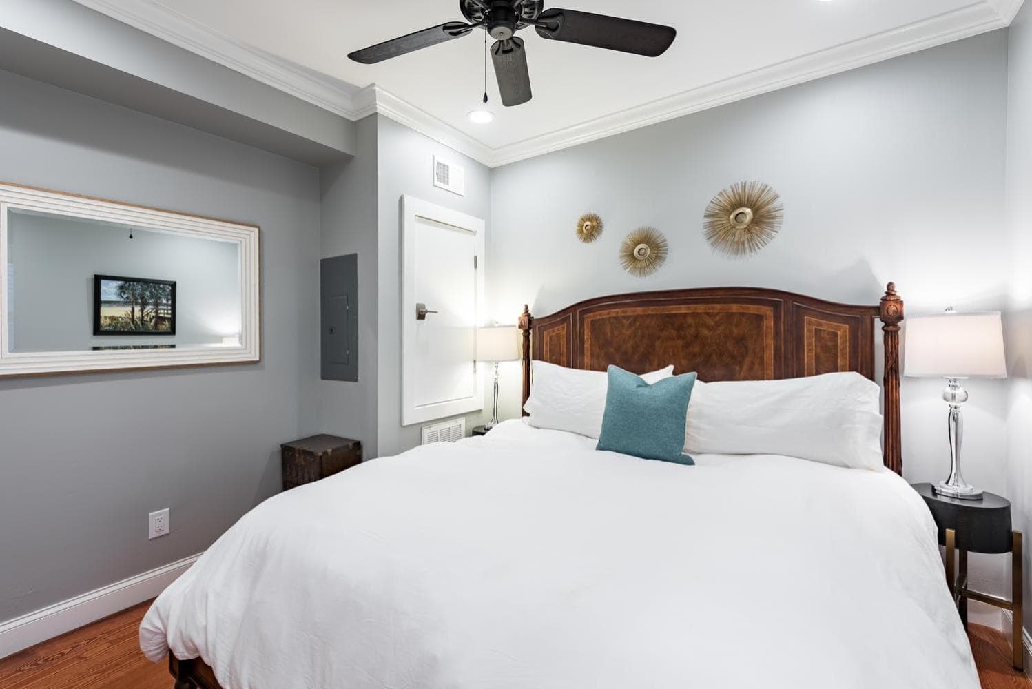 The Quarters on Vendue interior in Charleston, SC — gallery photo 2