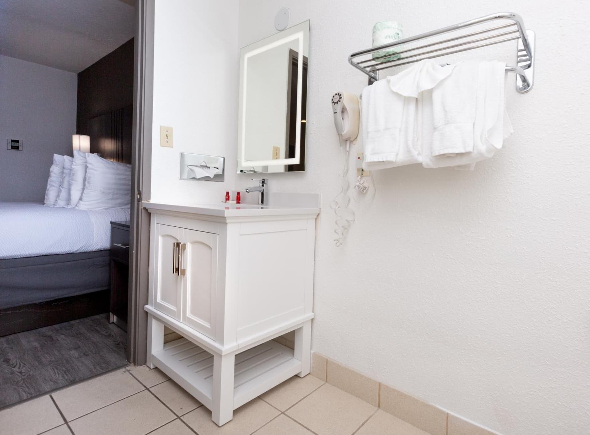 SureStay Hotel by Best Western Seaside Monterey gallery photo in Seaside, CA — image 64