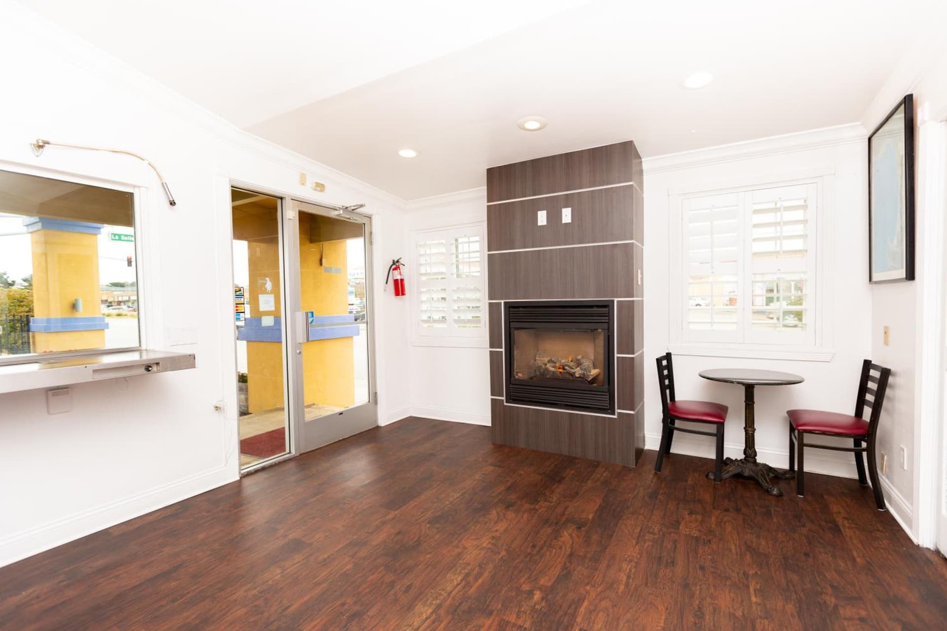 SureStay Hotel by Best Western Seaside Monterey gallery photo in Seaside, CA — image 37