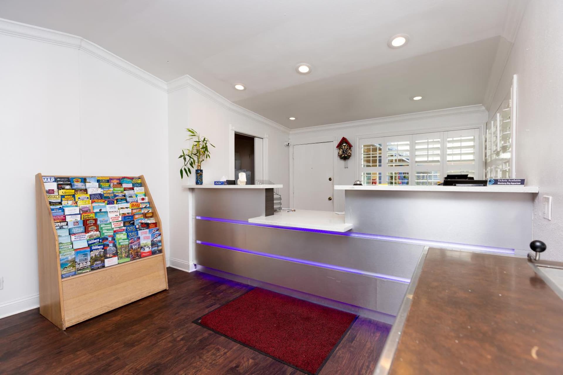 SureStay Hotel by Best Western Seaside Monterey gallery photo in Seaside, CA — image 6