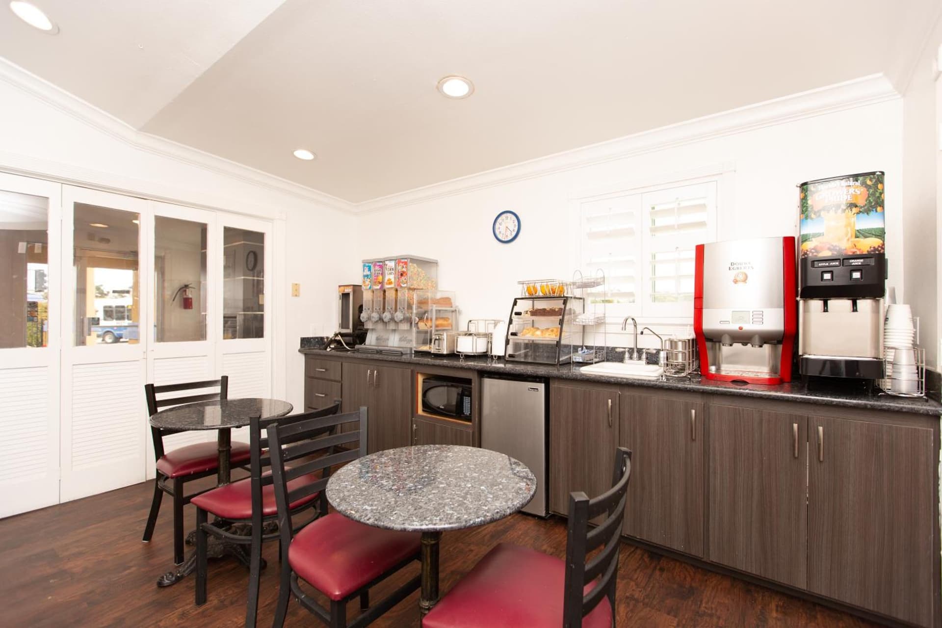 SureStay Hotel by Best Western Seaside Monterey gallery photo in Seaside, CA — image 56
