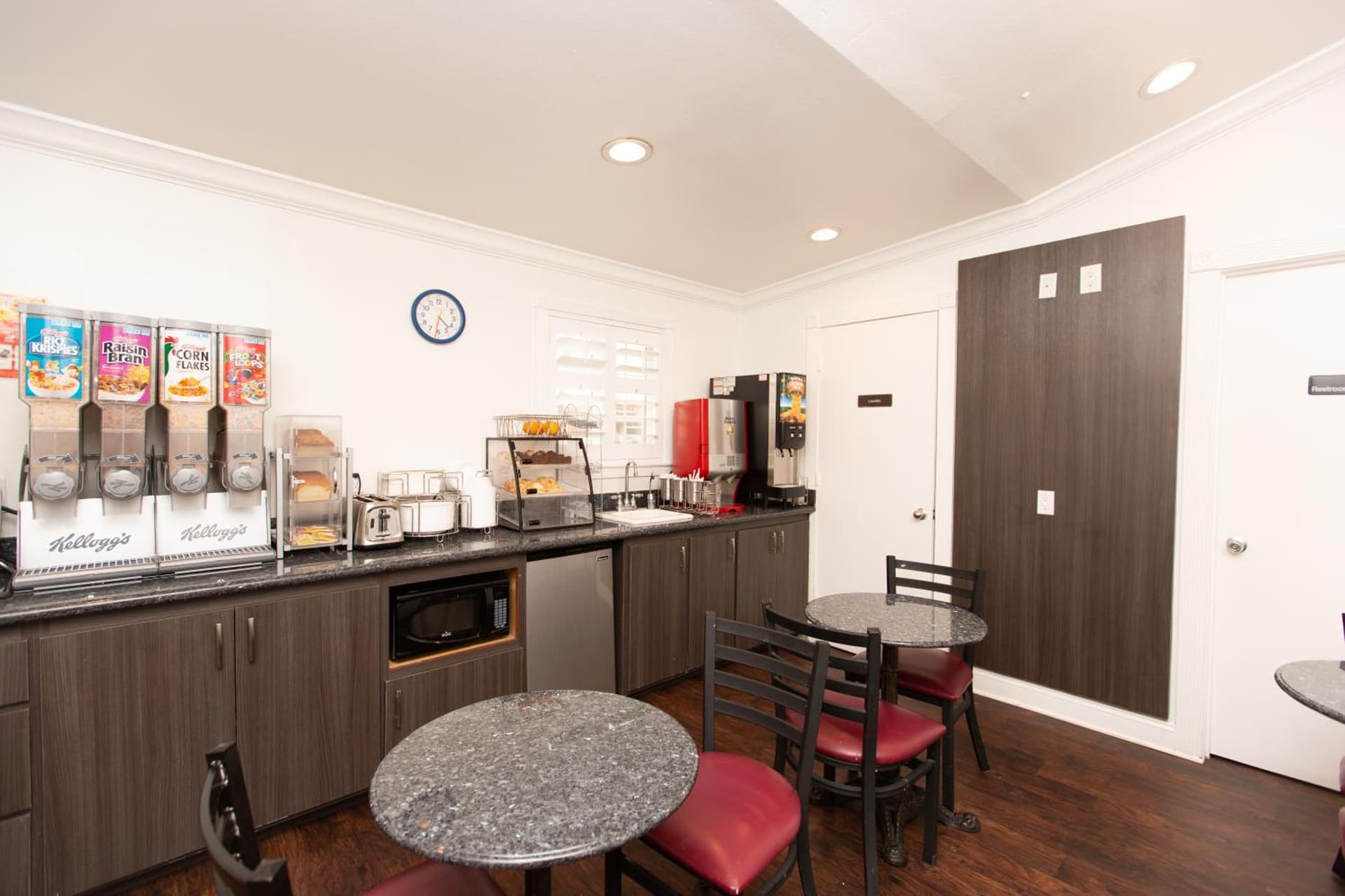 SureStay Hotel by Best Western Seaside Monterey gallery photo in Seaside, CA — image 45