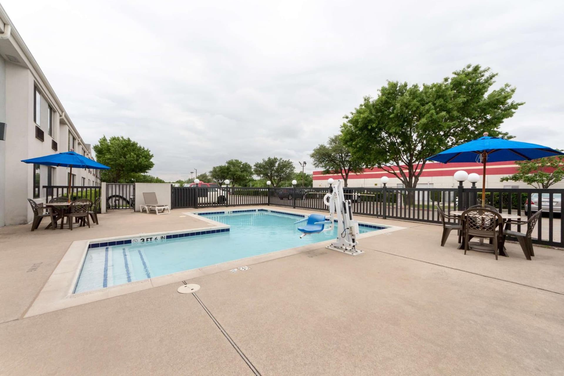 Motel 6-Dallas, TX - Northeast gallery photo in Garland, TX — image 25