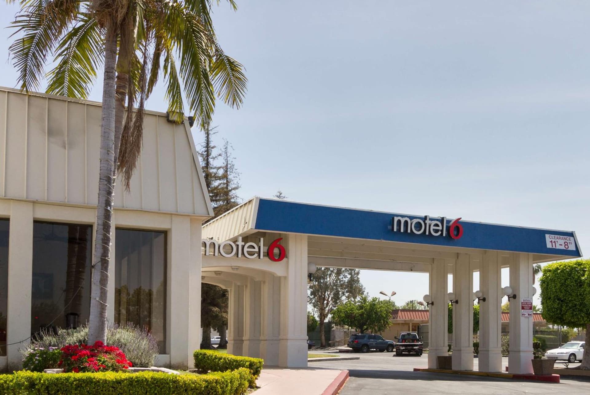 Motel 6-Claremont, CA interior in Claremont, CA — gallery photo 2