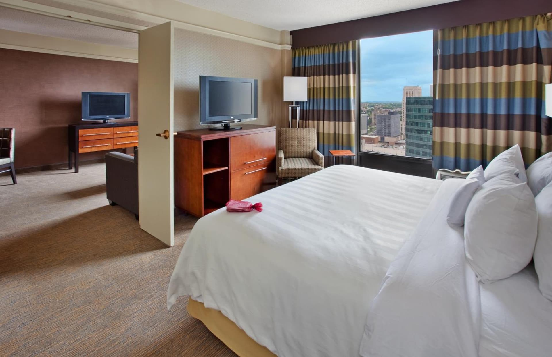 Crowne Plaza Kansas City Downtown by IHG interior in Kansas City, MO — gallery photo 2