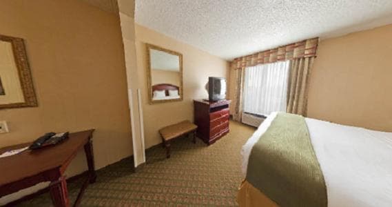 Holiday Inn Express Hotel & Suites San Antonio - Rivercenter Area by IHG property views in San Antonio, TX — gallery photo 3