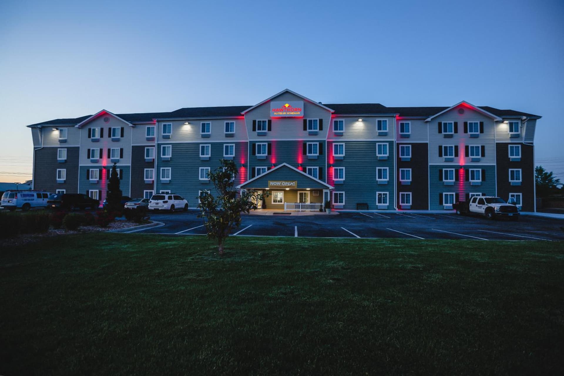 Hawthorn Extended Stay by Wyndham Saint Robert featured exterior or lobby in Saint Robert, MO — similar hotel