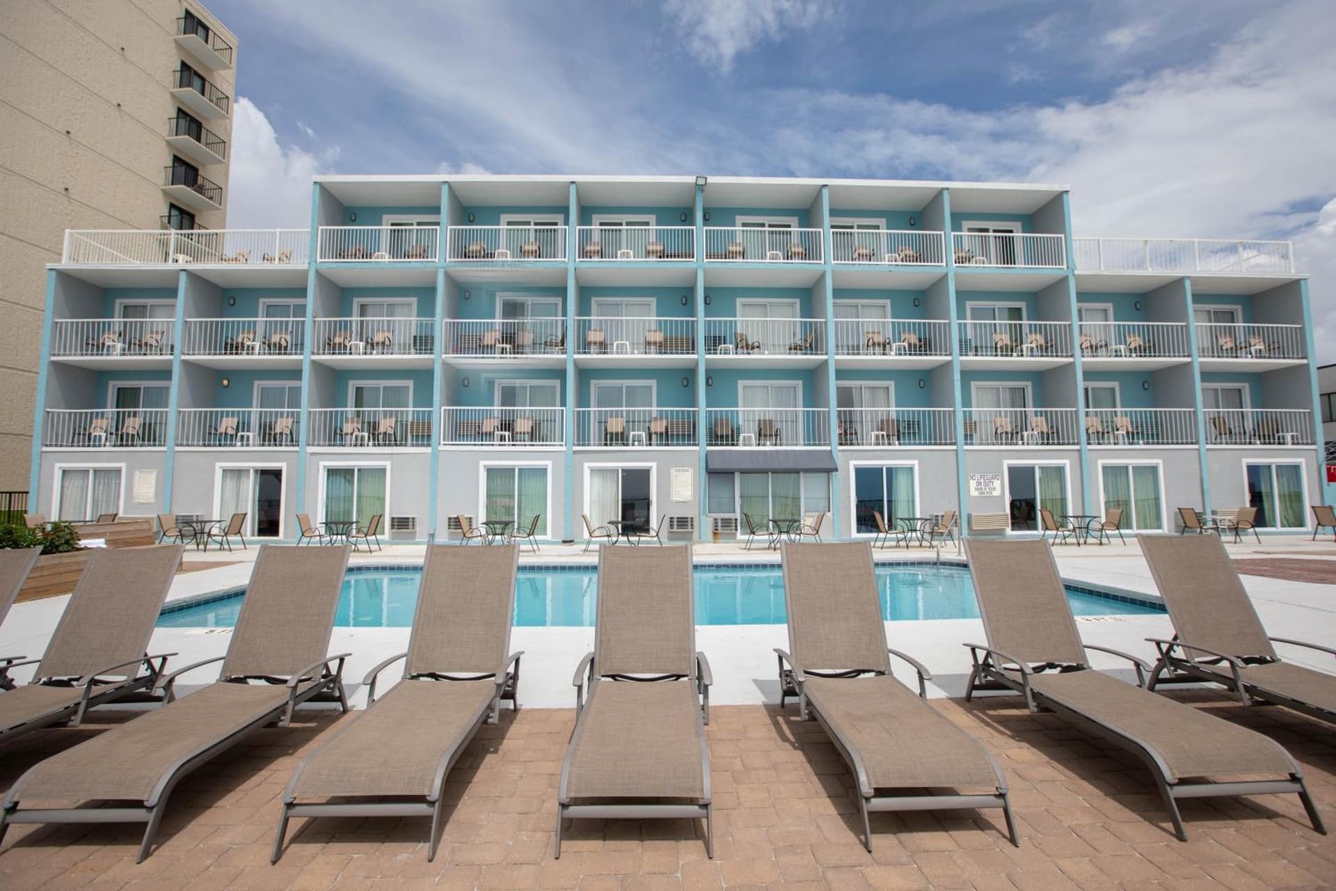 Garden City Inn interior in Myrtle Beach, SC — gallery photo 2